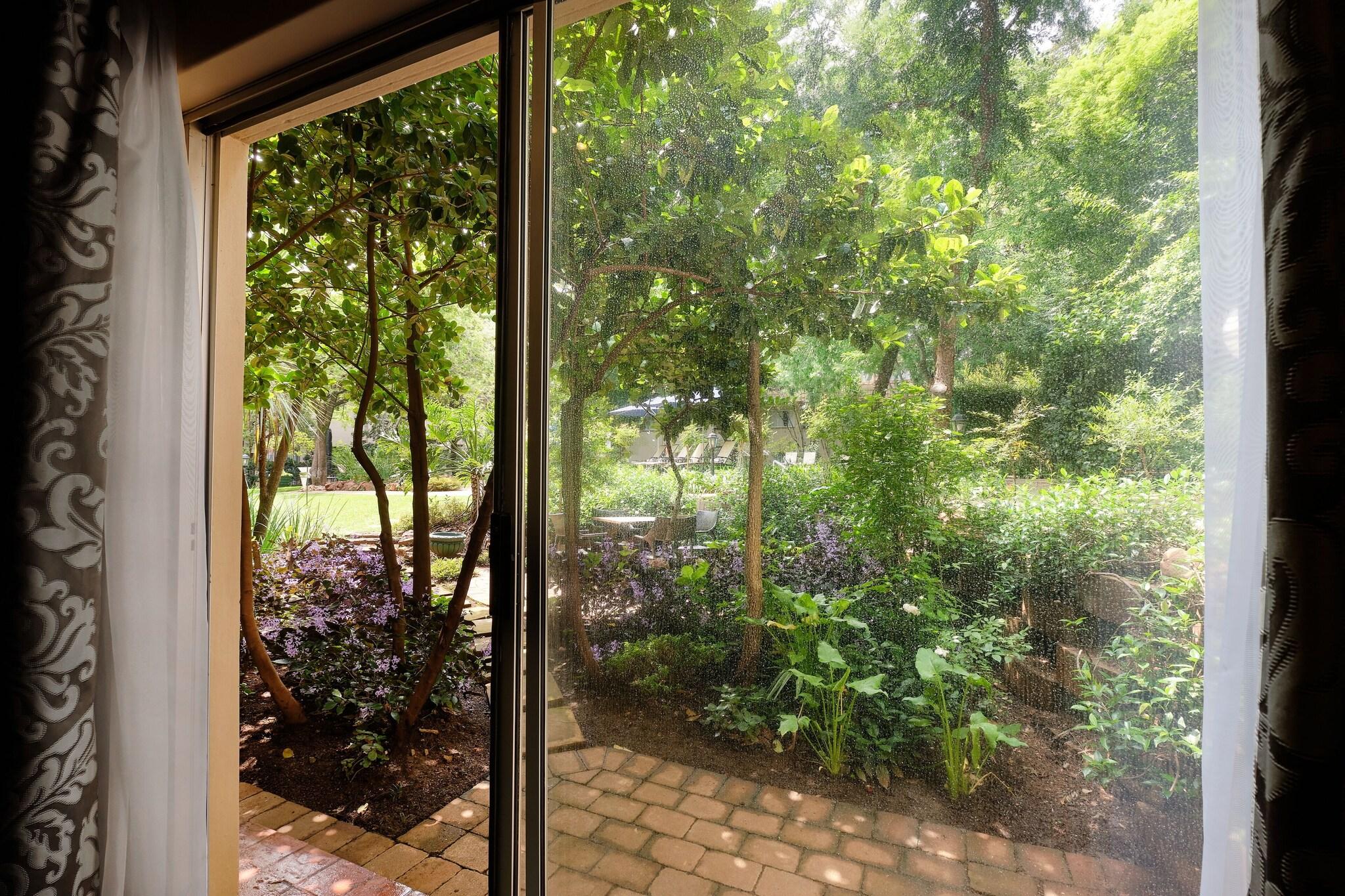Suite Garden View King Bed
