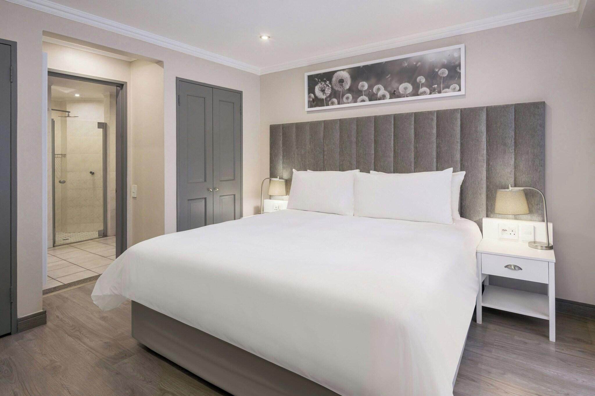 Suite Garden View King Bed
