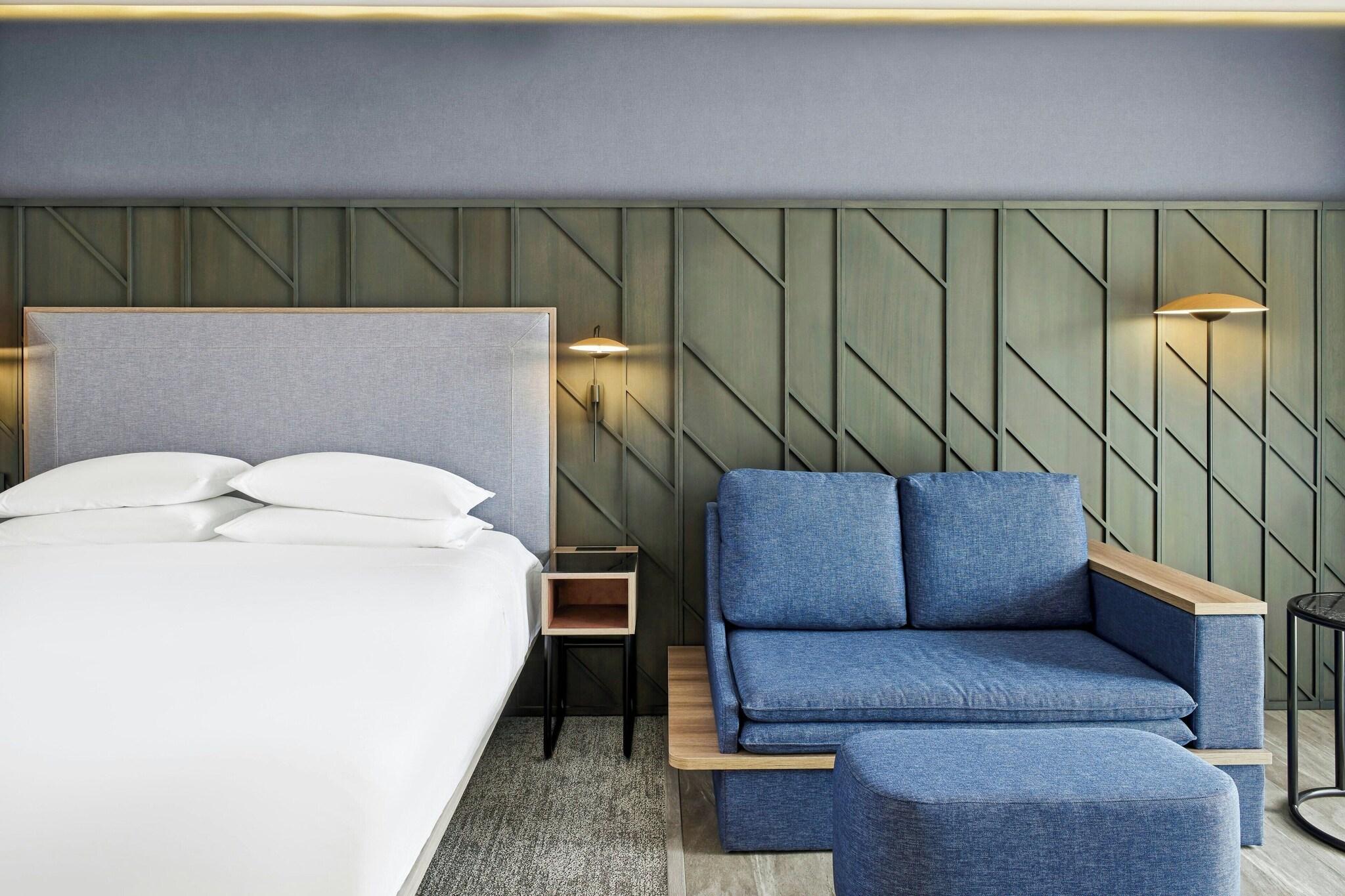 Double Superior King Bed