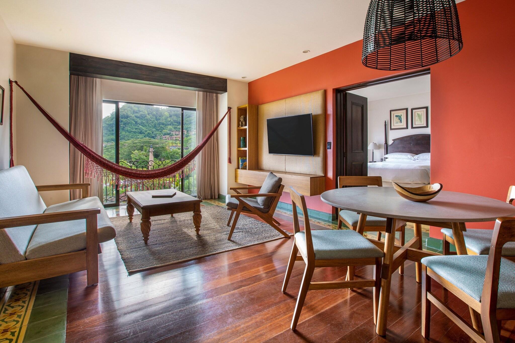 Suite Ocean View King Bed