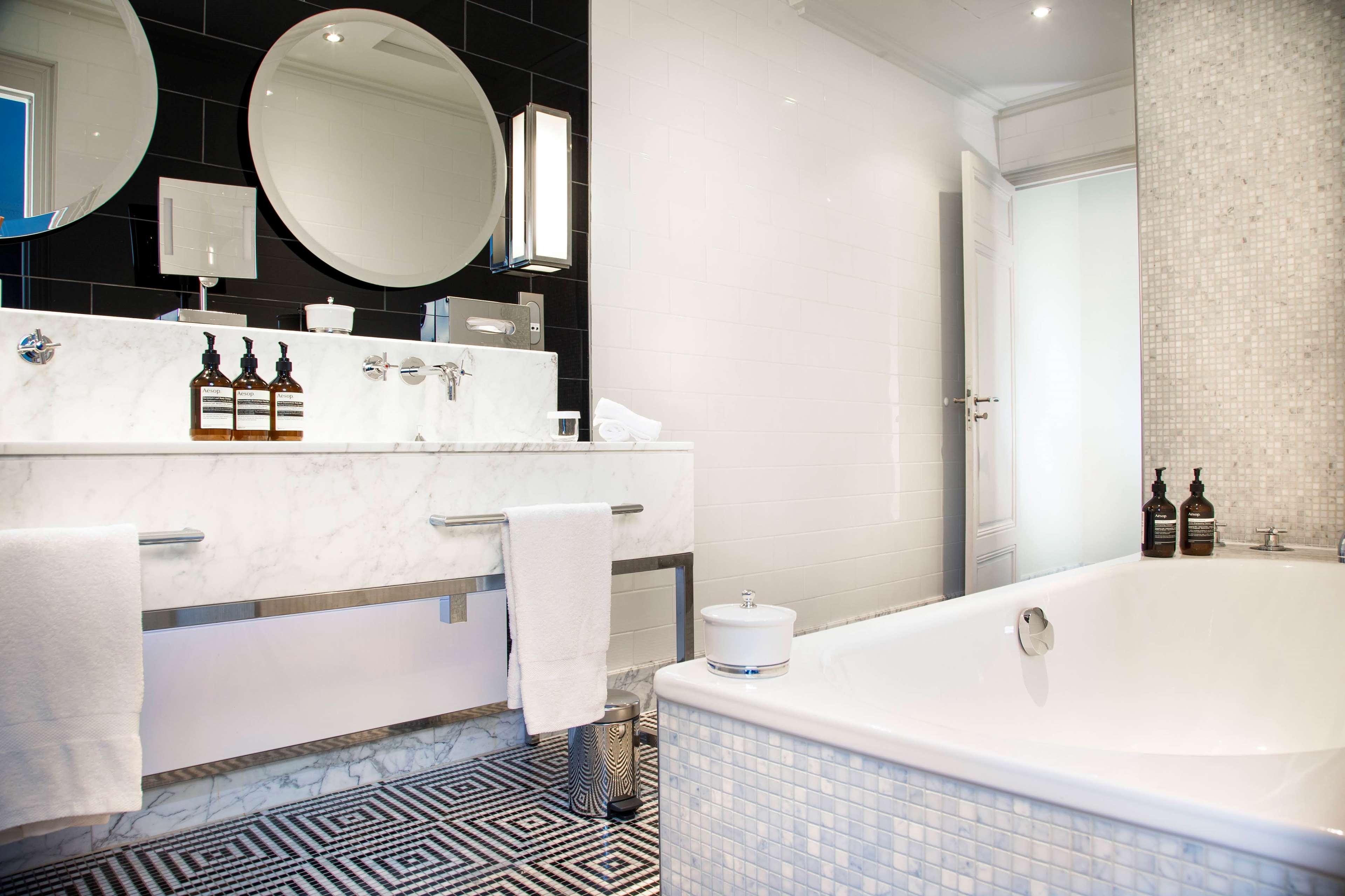 Suite Connecting Room