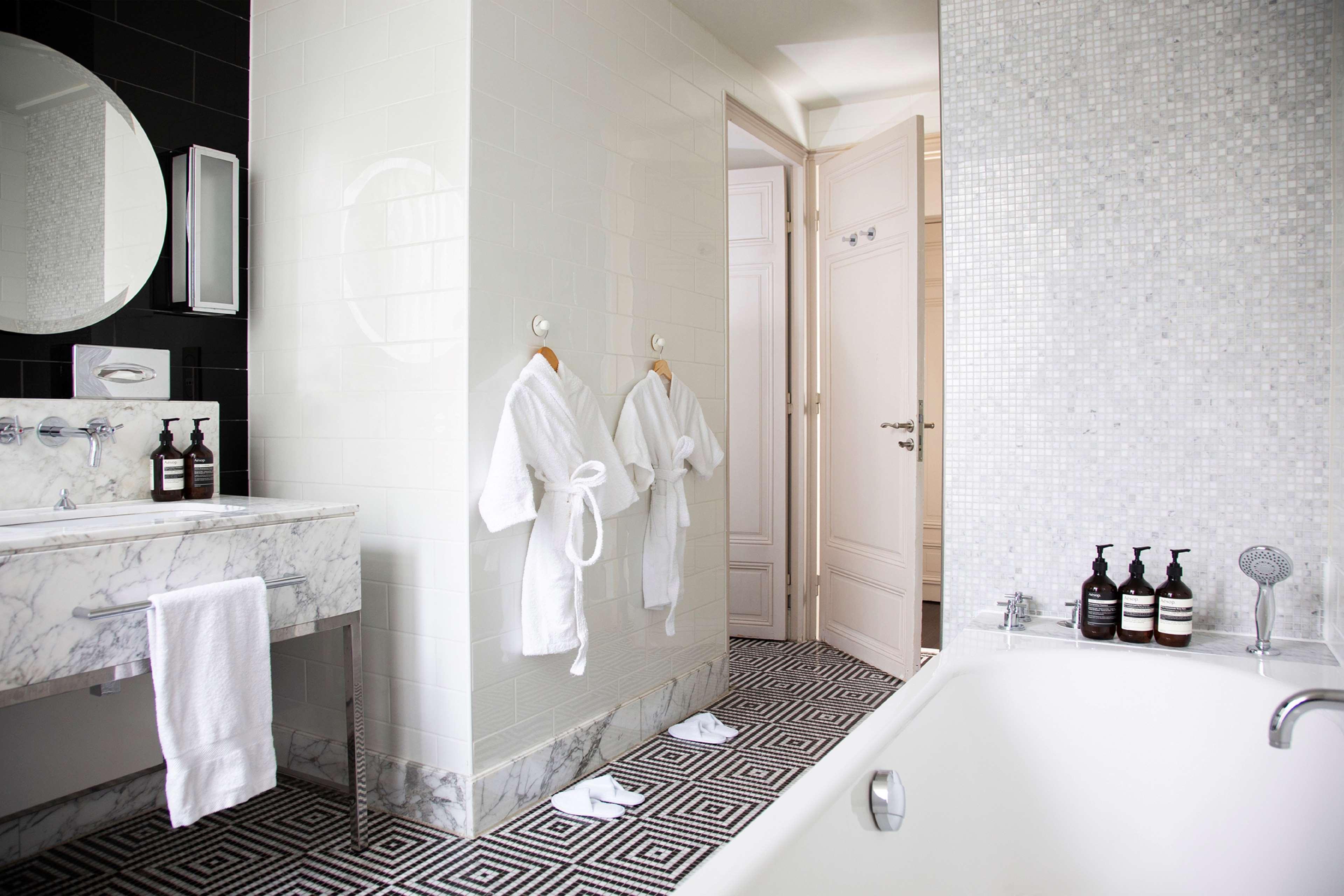 Suite Connecting Room