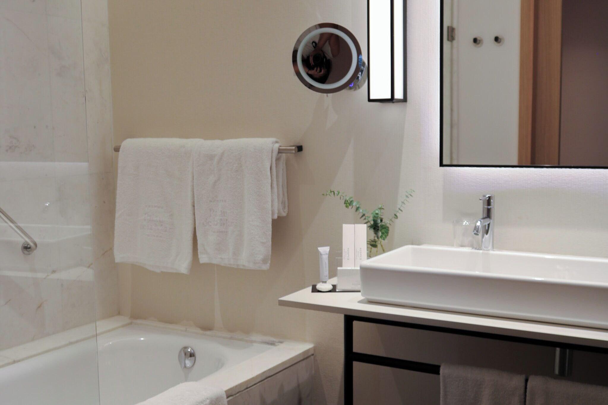 Triple Deluxe Queen Bed