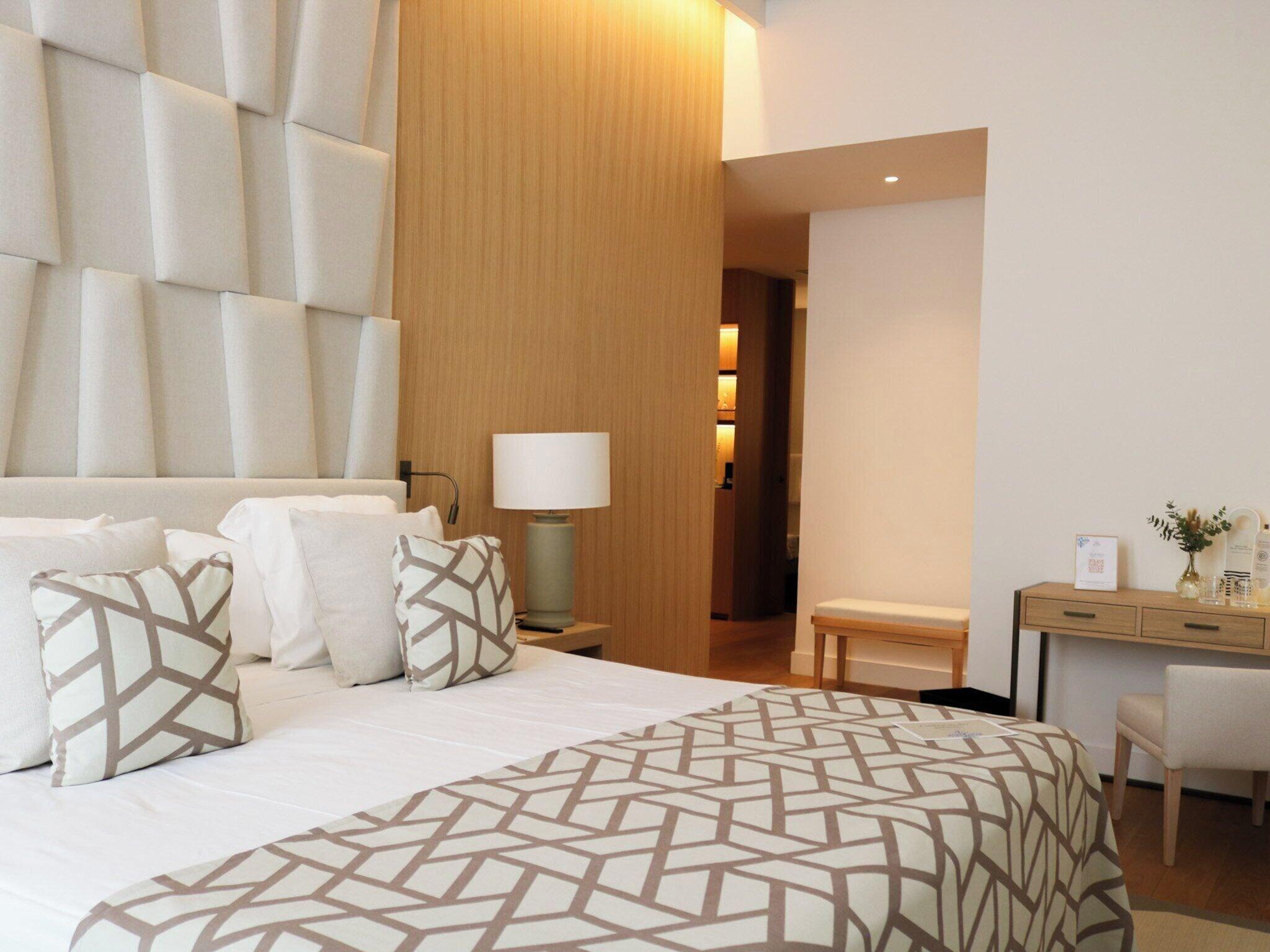 Triple Deluxe Queen Bed