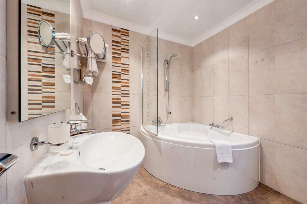 Junior Suite Capacity 1