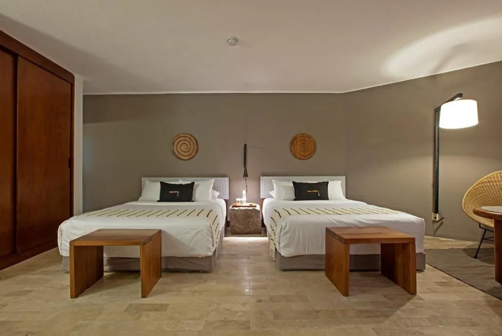 Quadruple Two Queen Beds