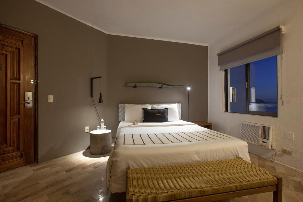 Double King Size Bed