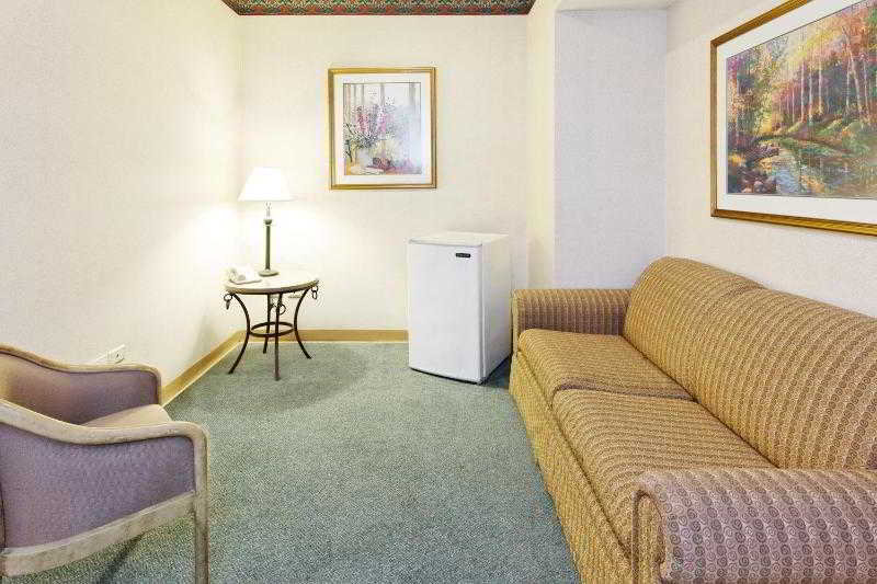 Double Deluxe One Bed