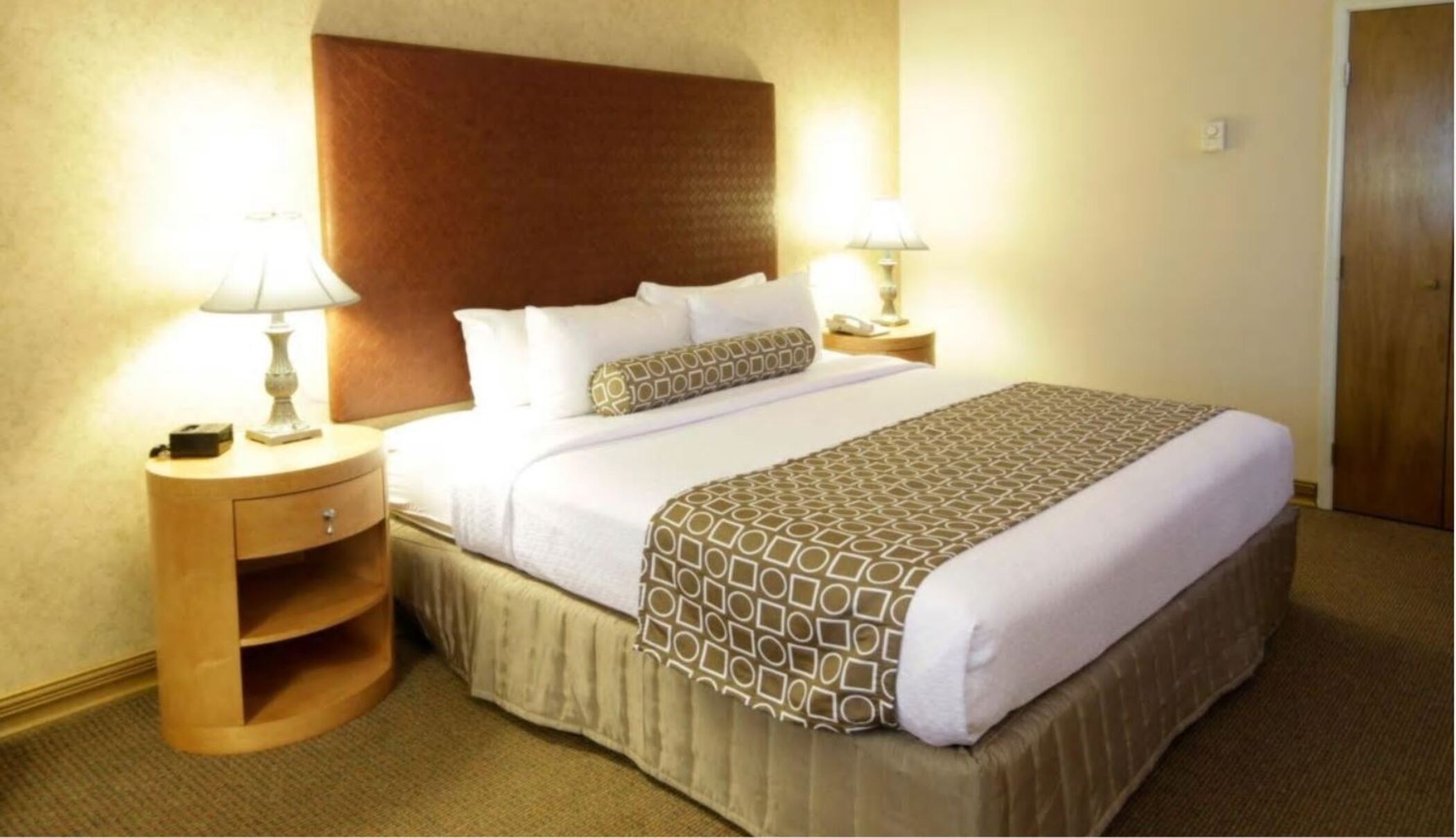 Double King Bed Non Smoking