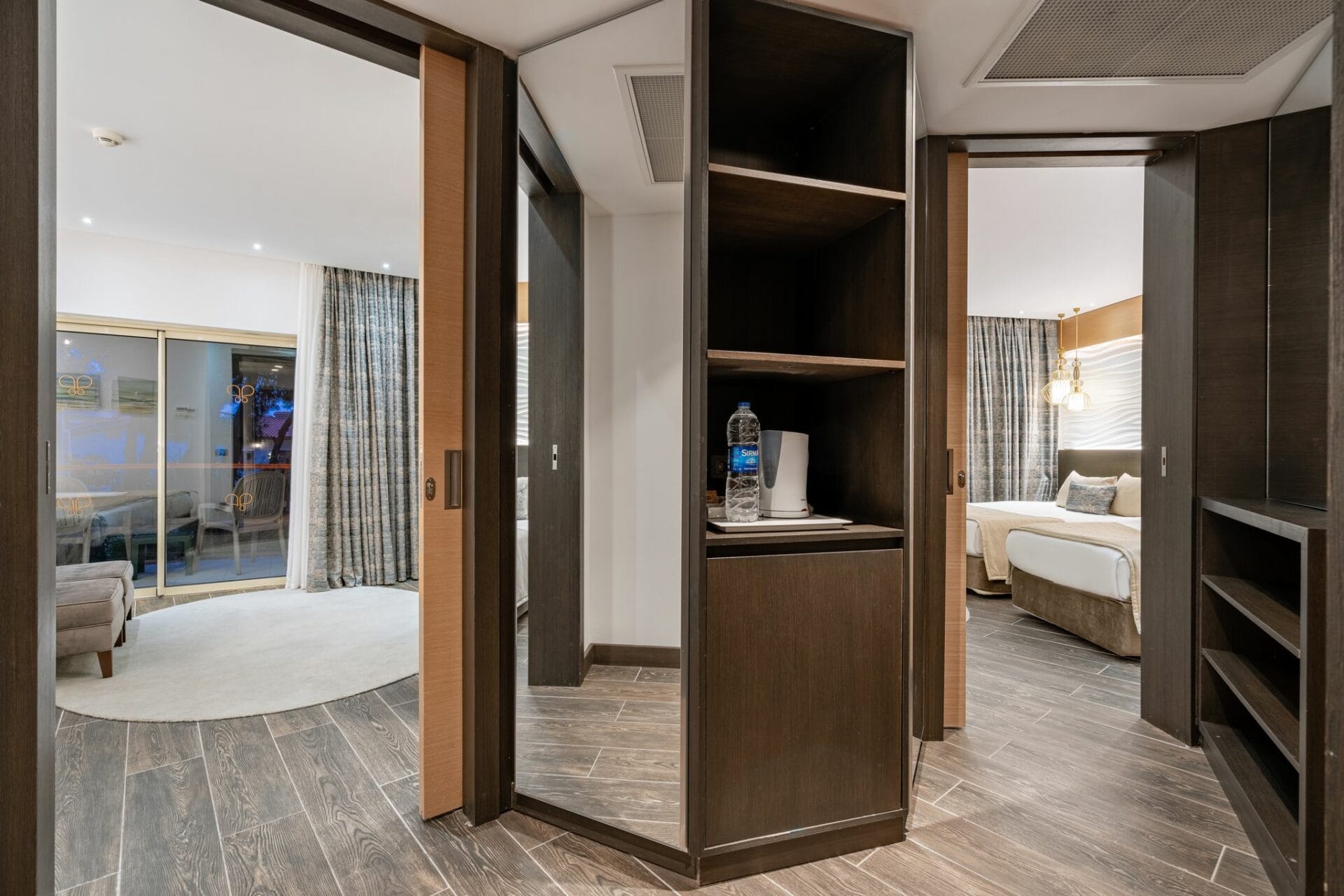 Family Room Club Land View