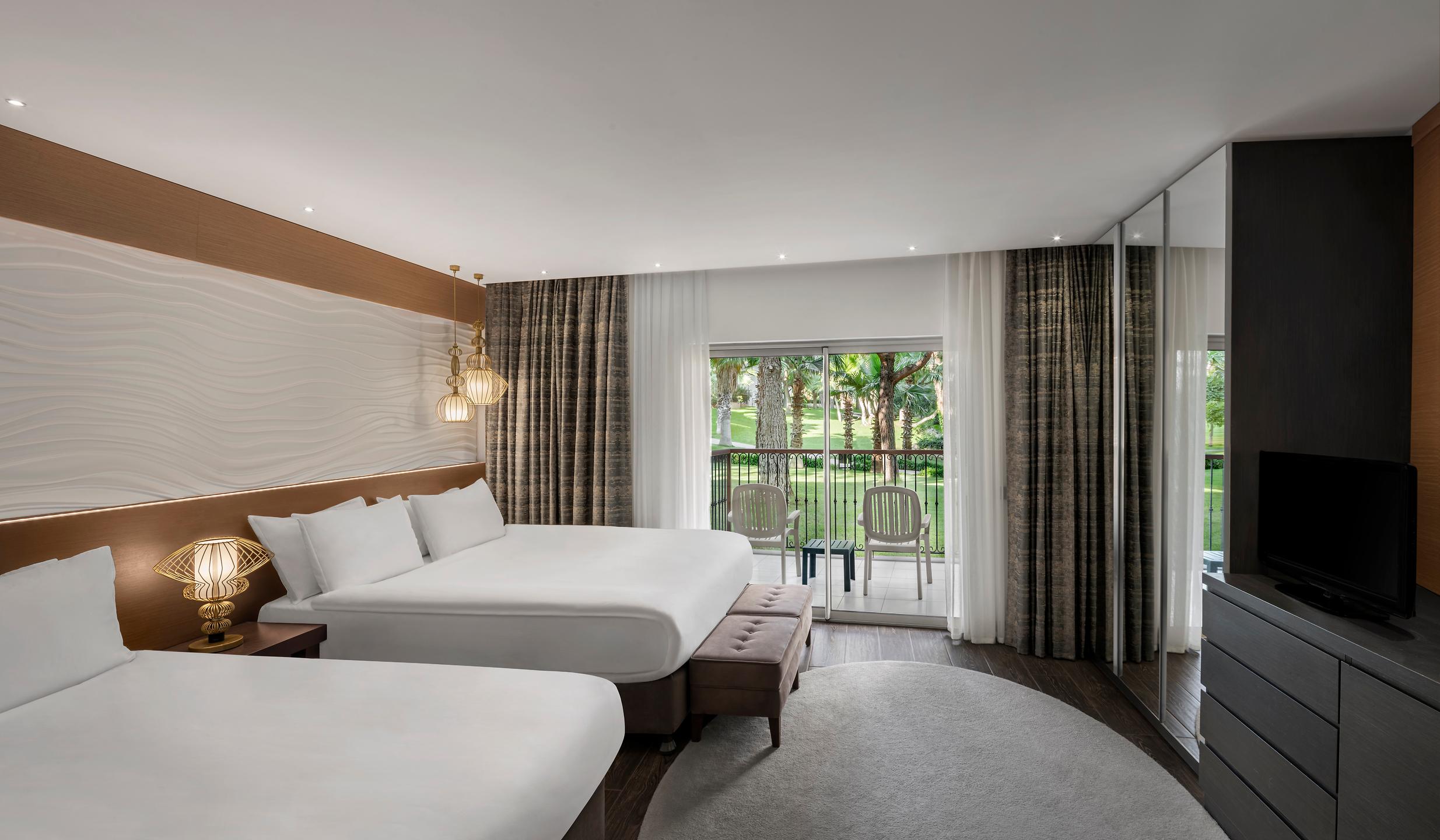 Double Club Land View