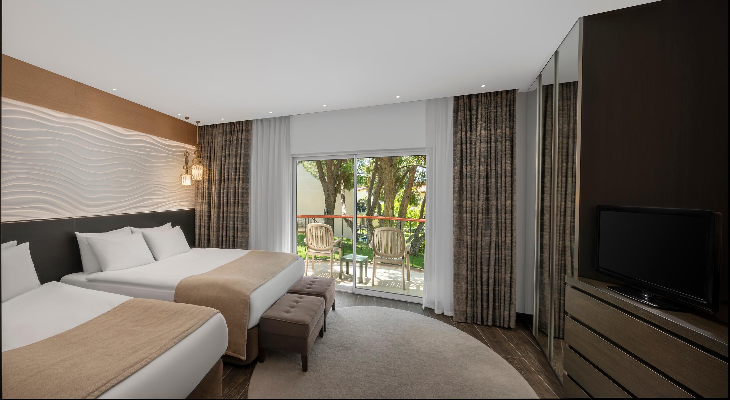 Double Club Land View