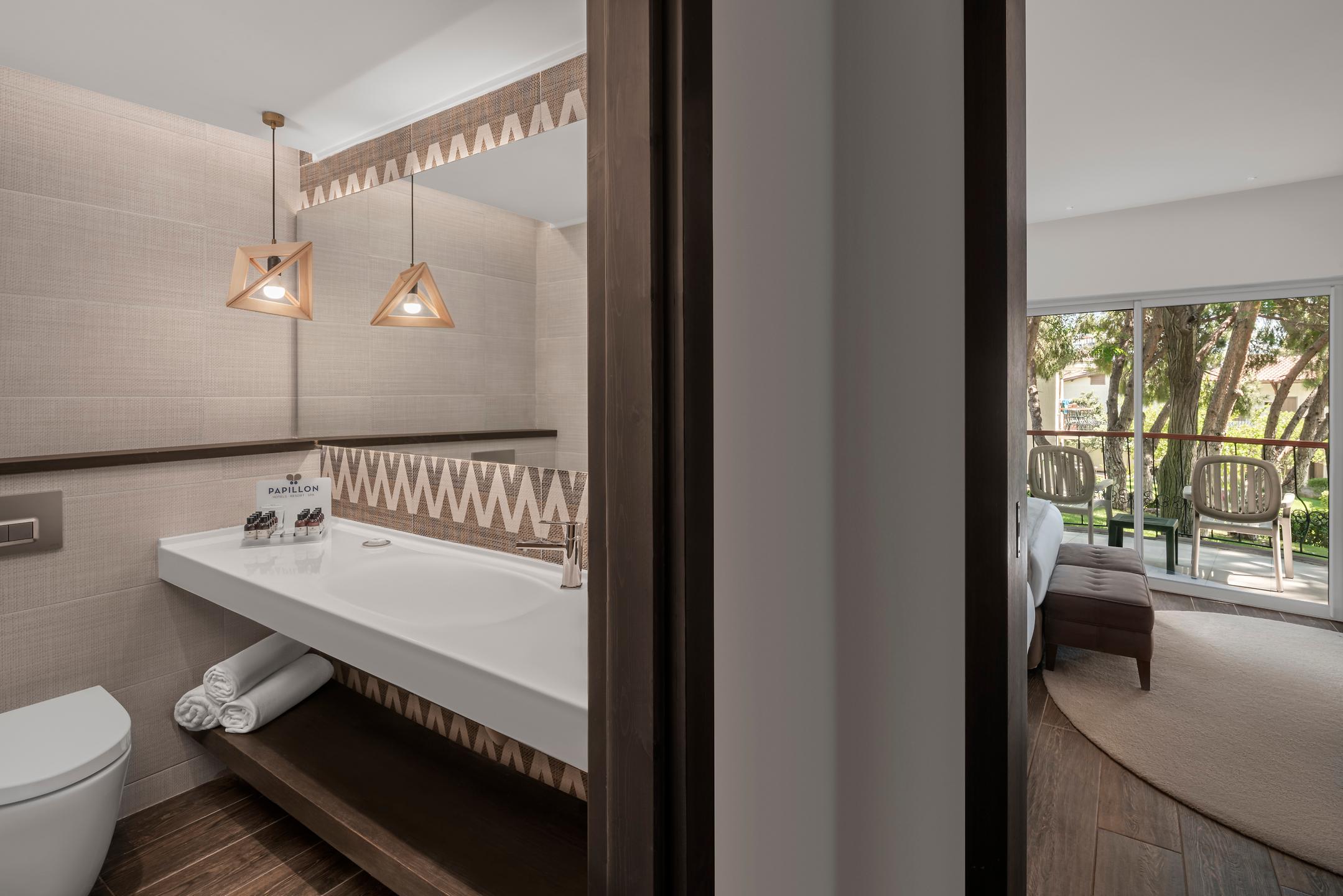 Double Club Land View