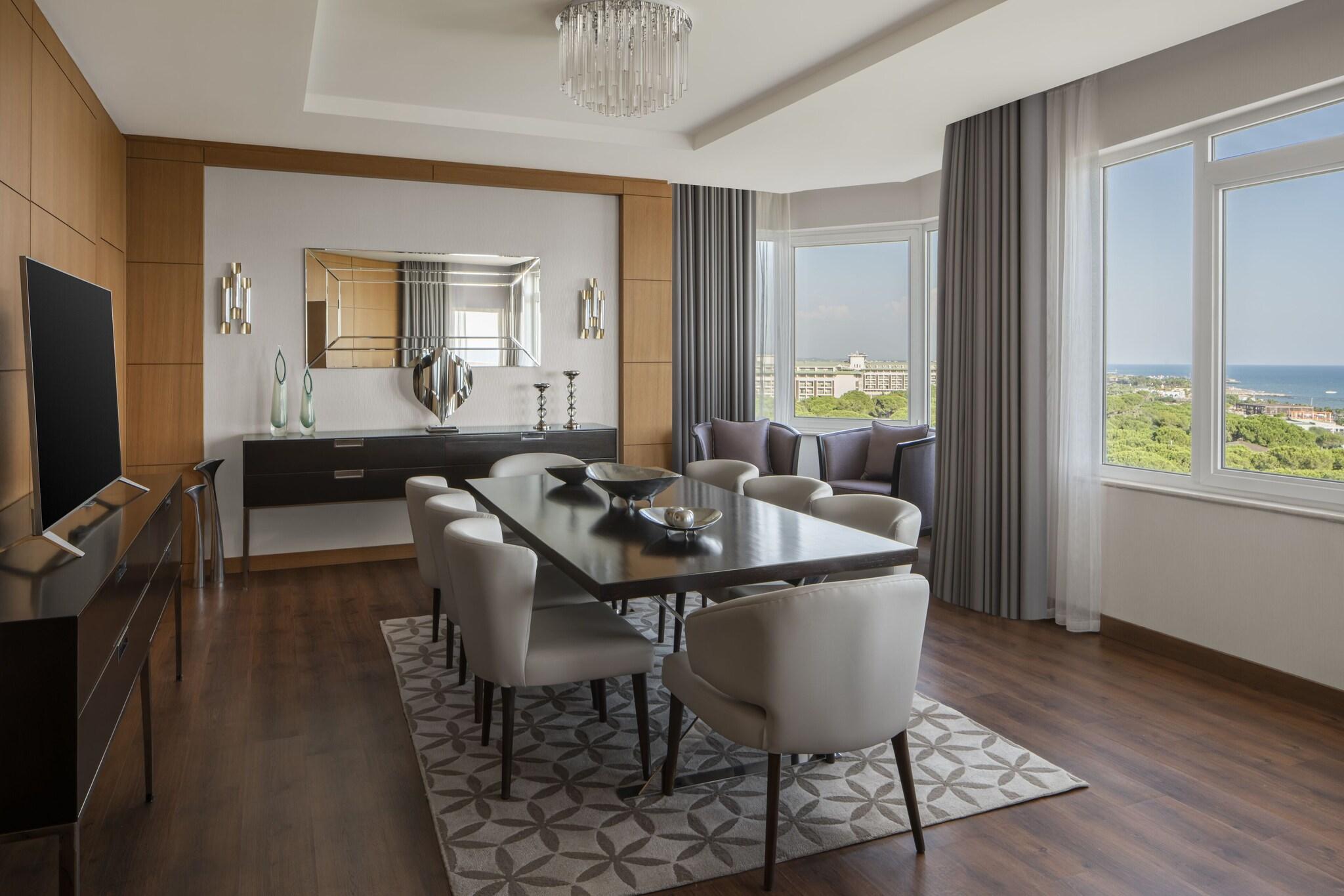 Suite Presidential with Views