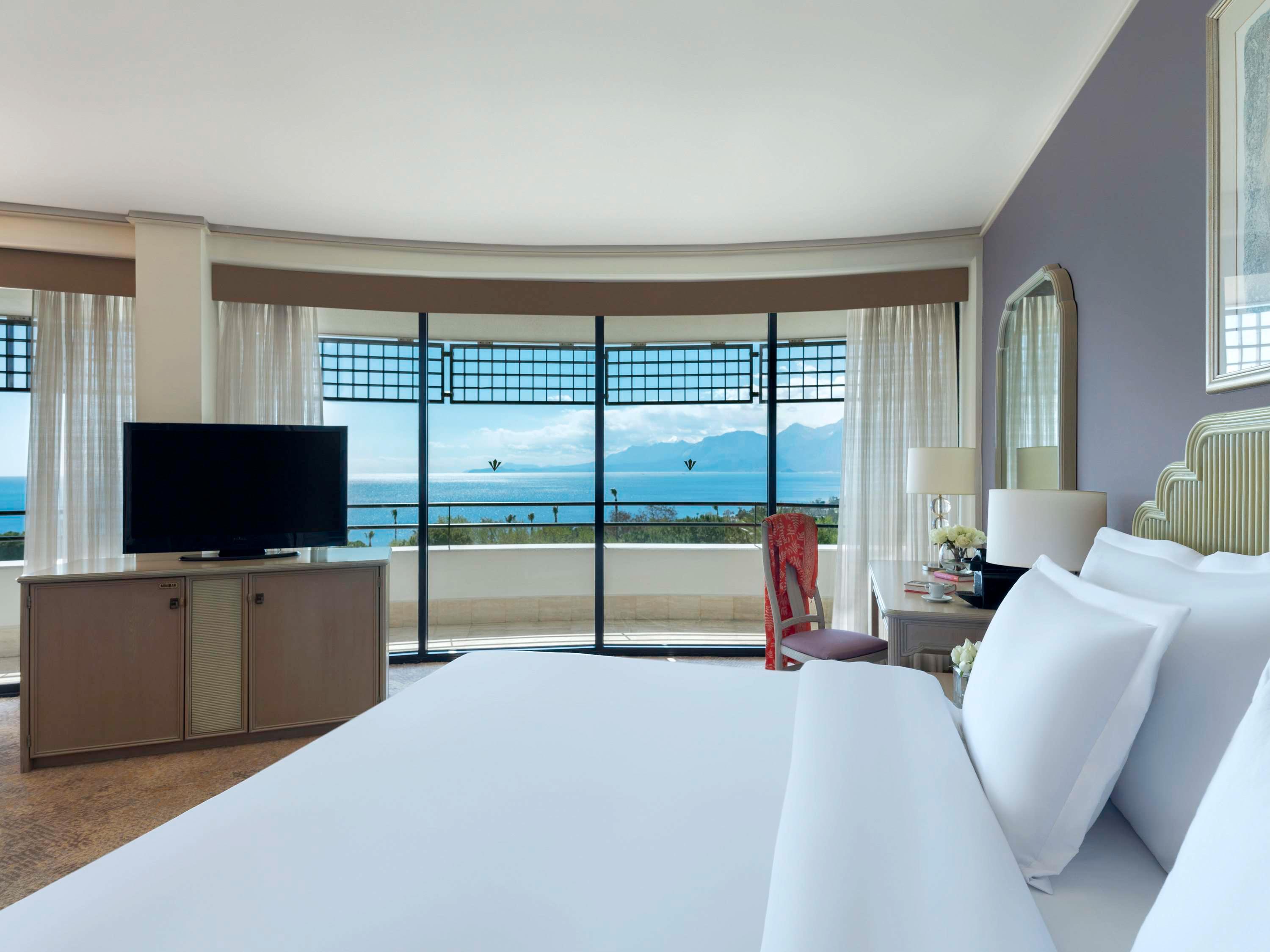 Junior Suite Sea View King Bed