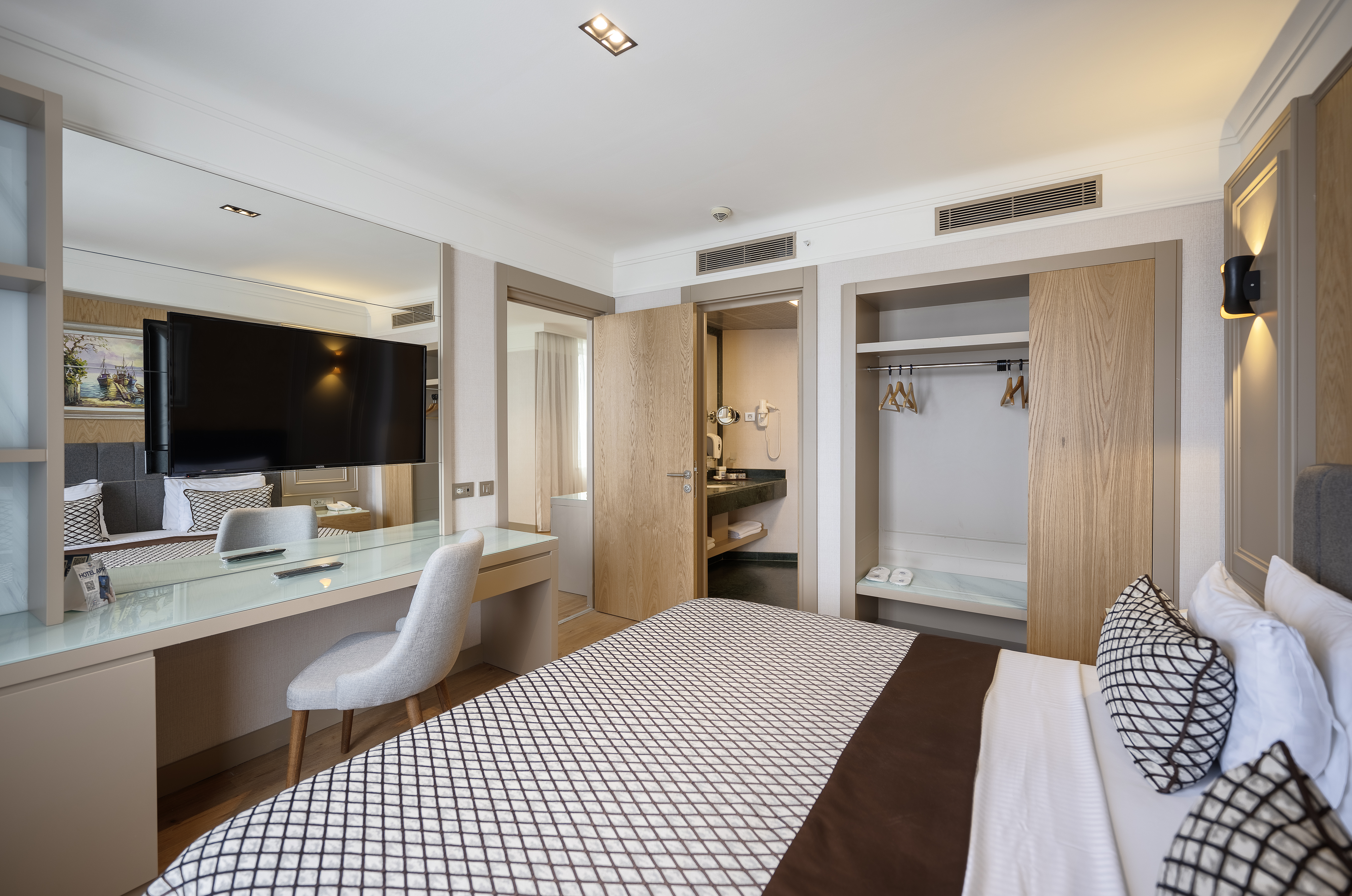 Family Room Connecting Room