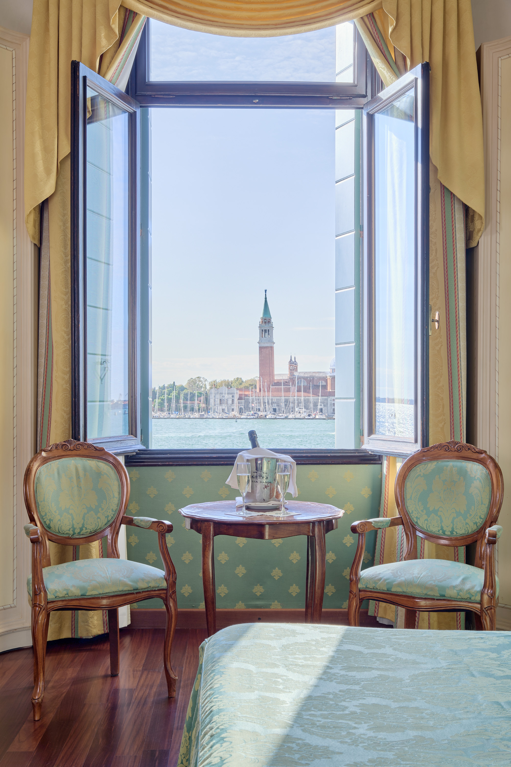 Double or Twin Superior