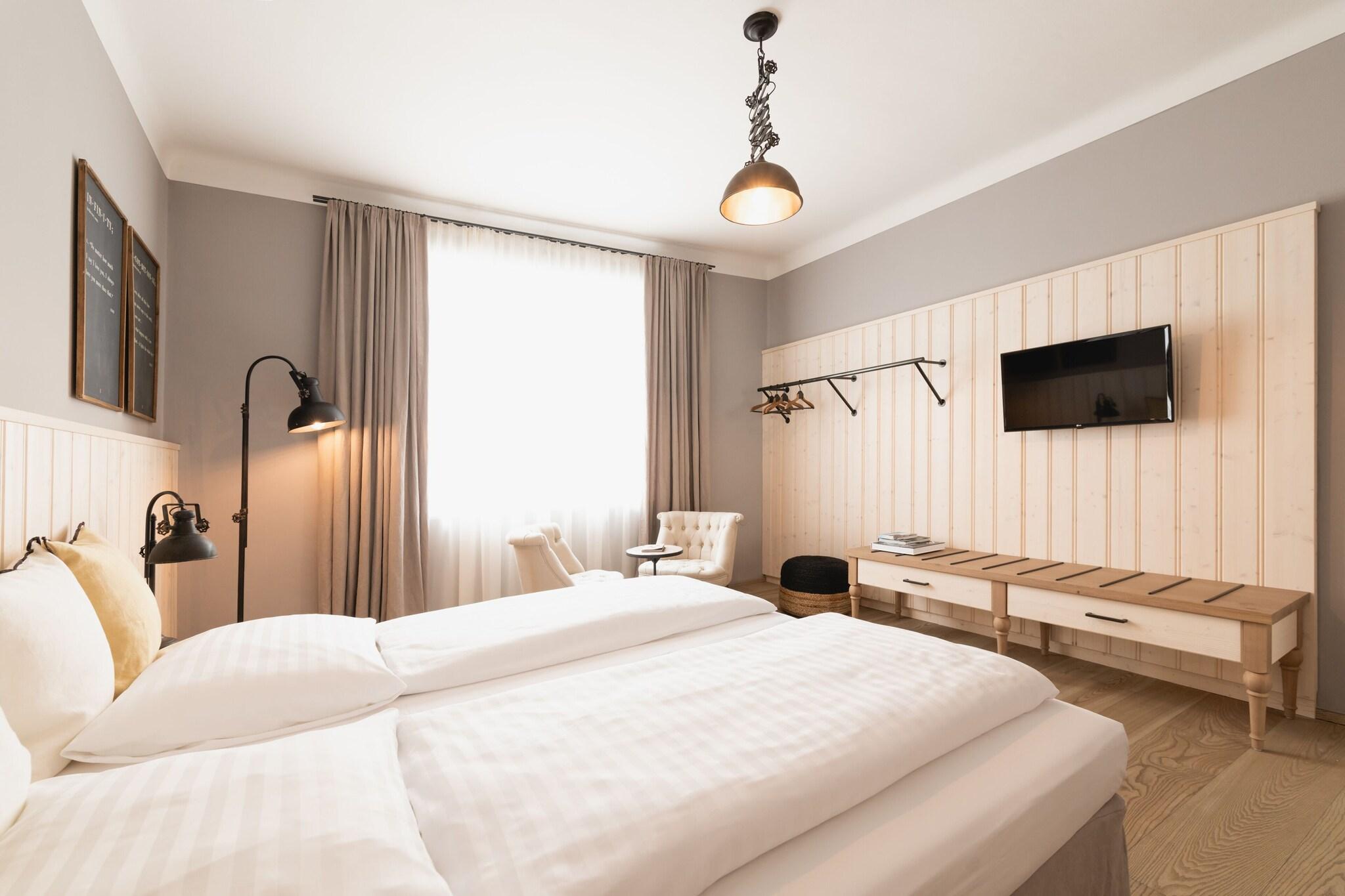 Double Queen Bed Non Smoking