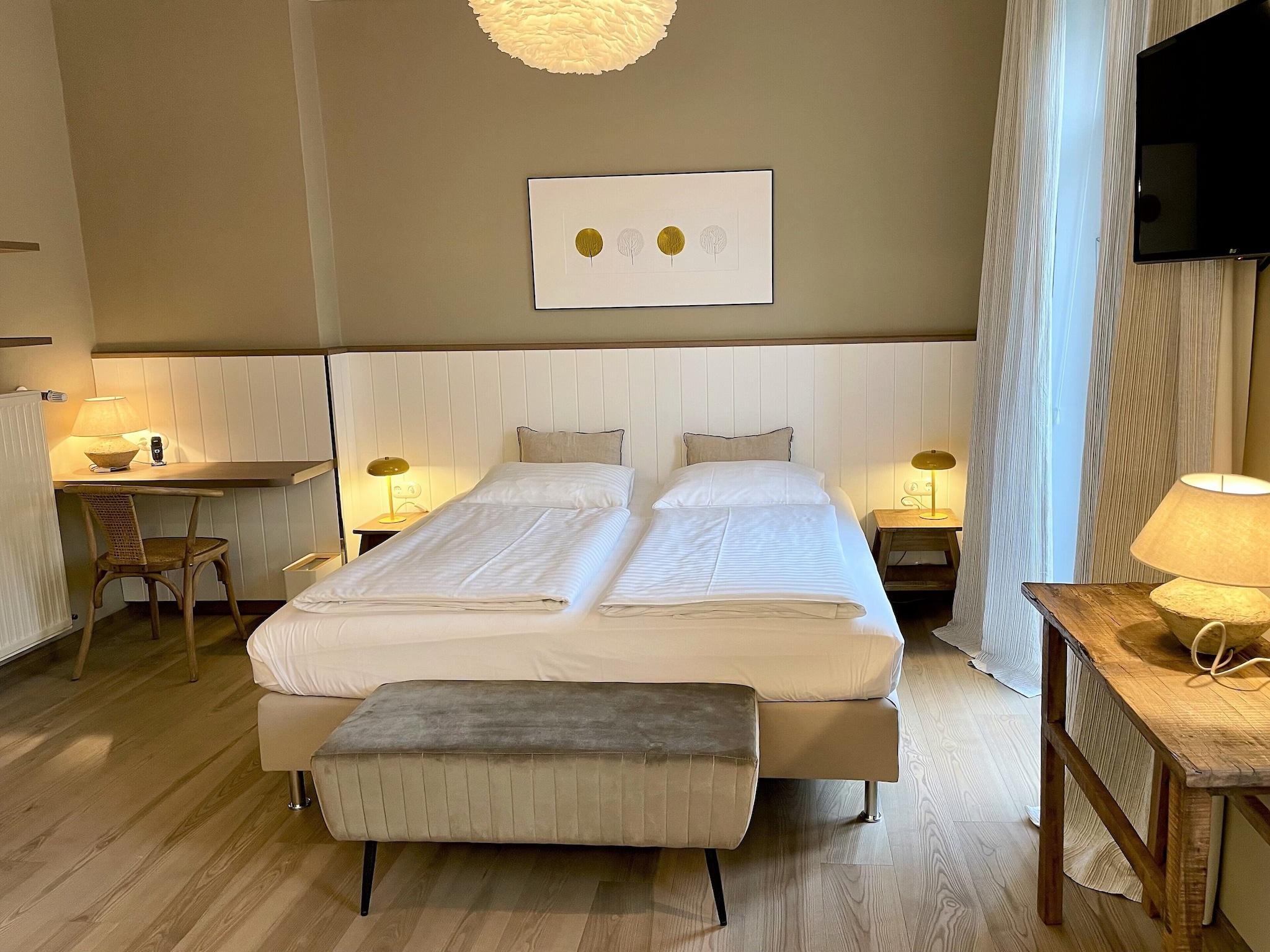 Double Queen Bed Non Smoking