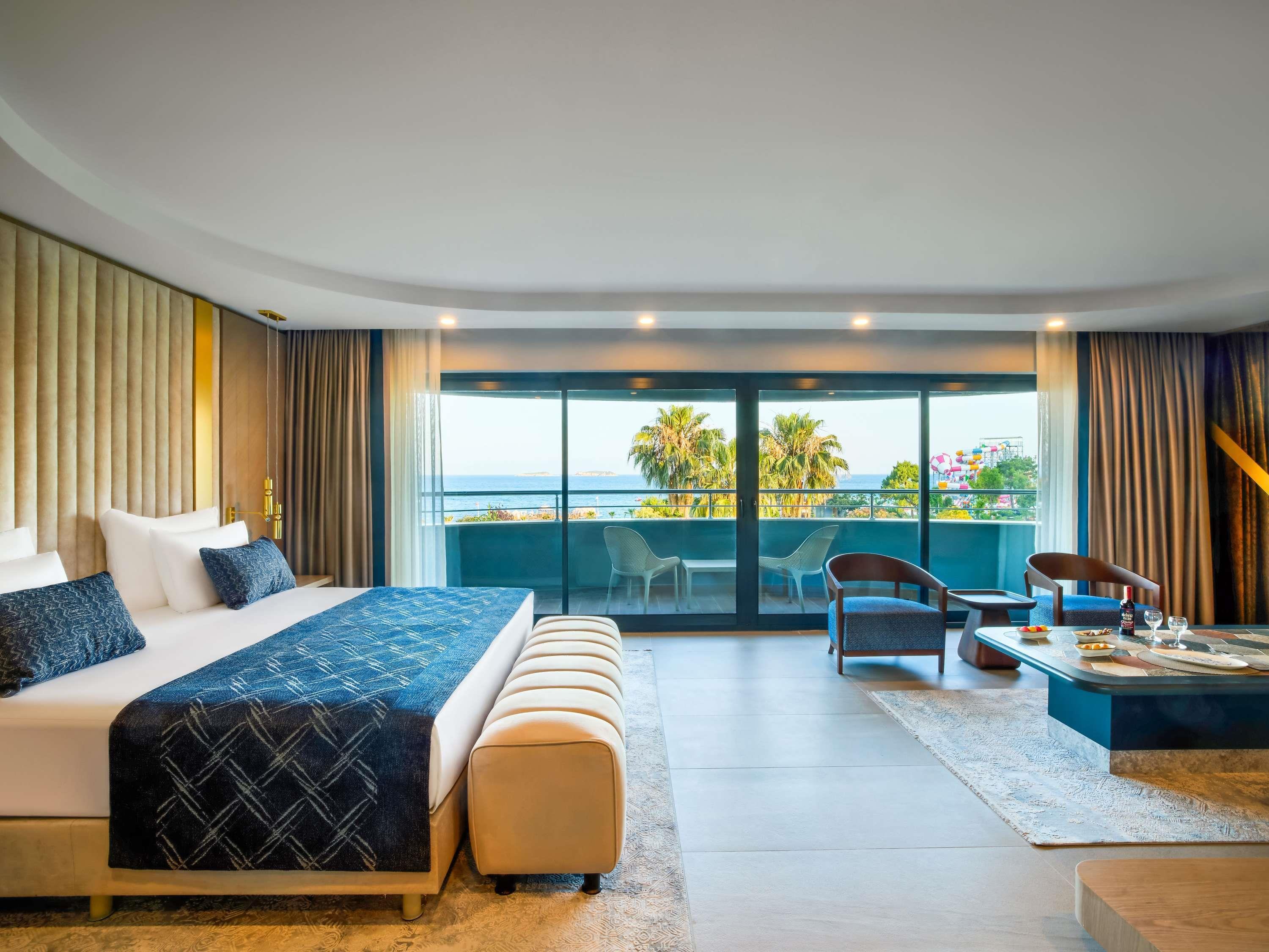 Double Deluxe King Bed