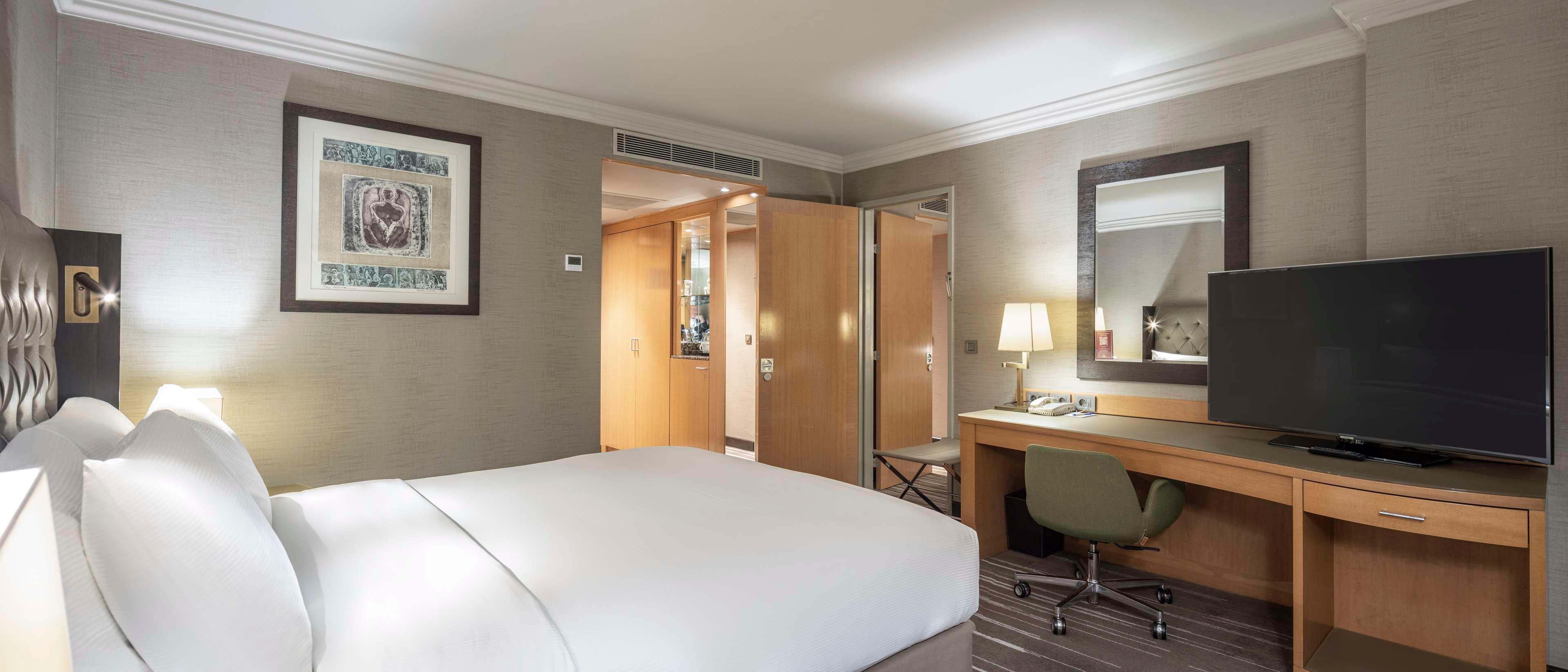 Family Room Connecting Room