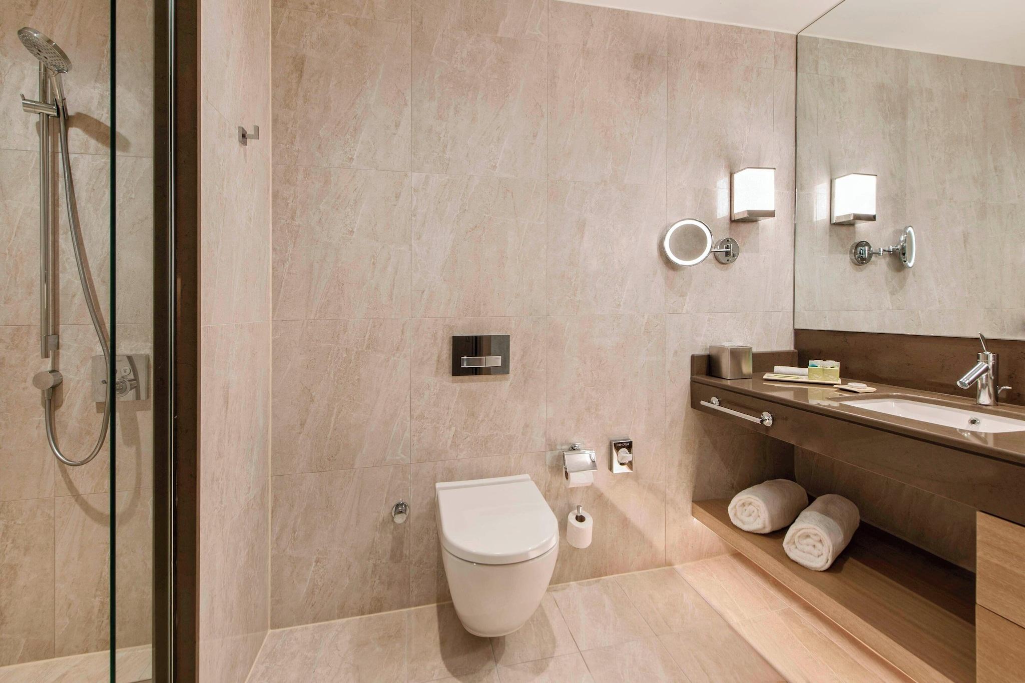 Double King Bed Smoking