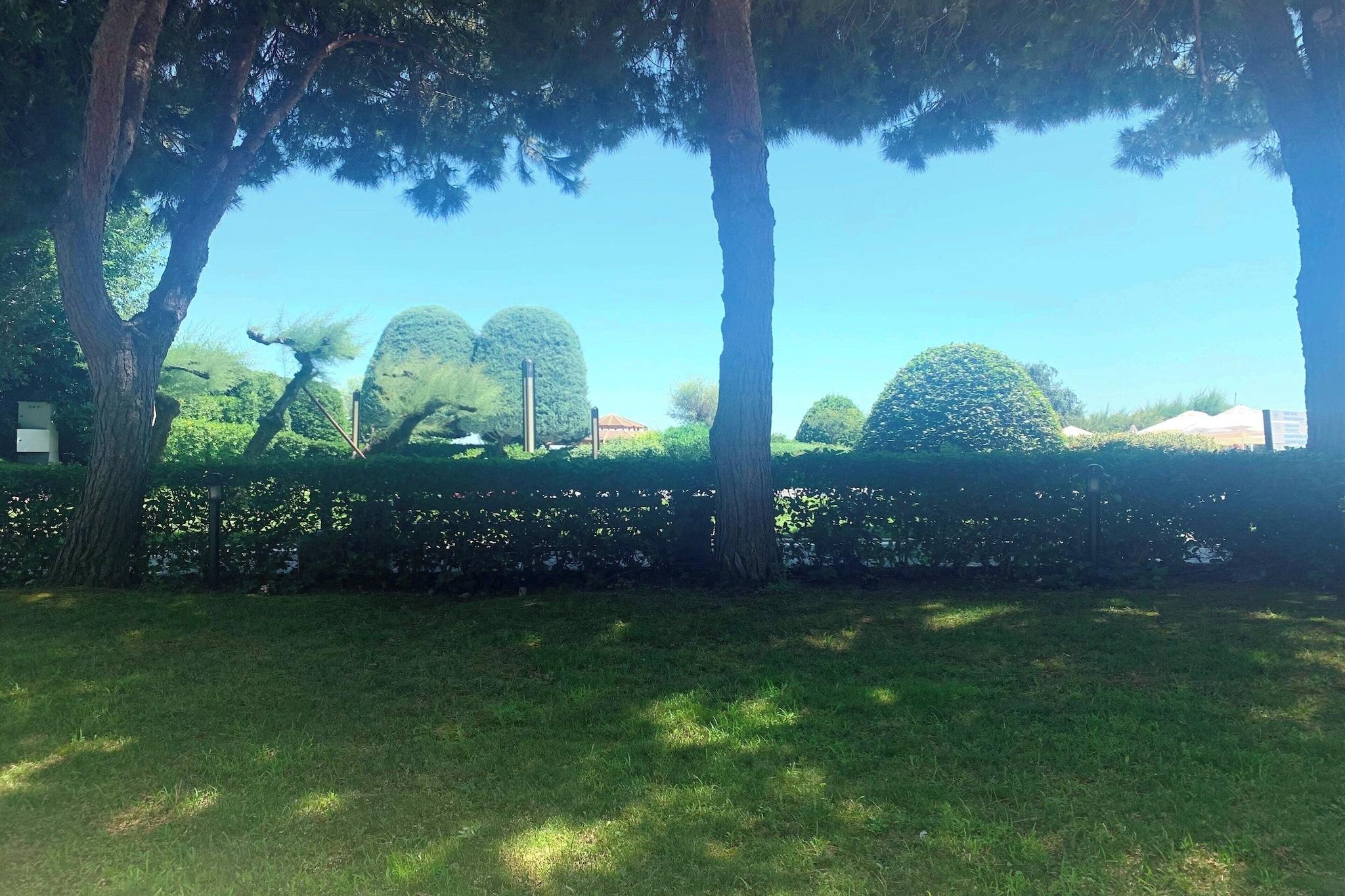 Double King Bed Smoking