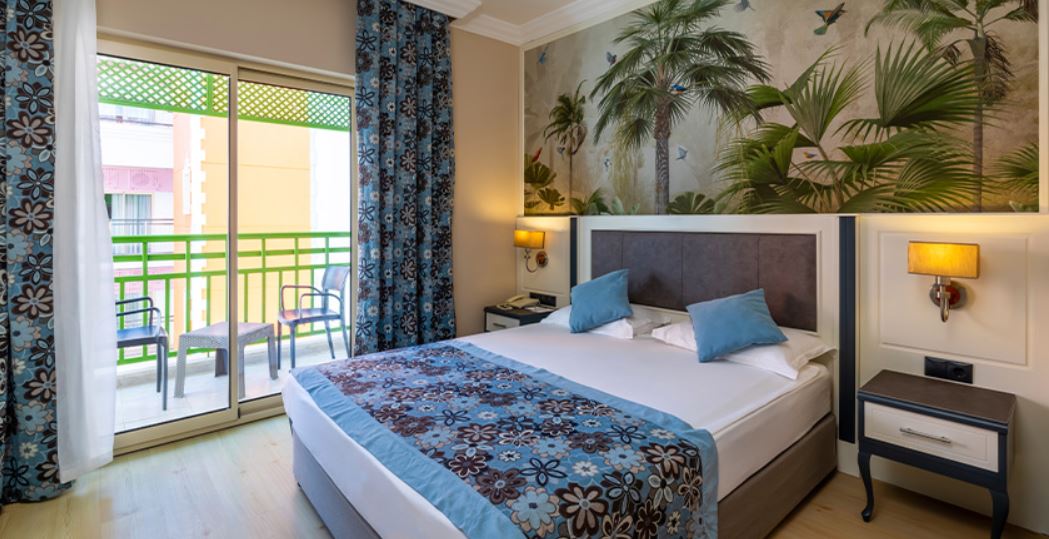 Family Room Land View