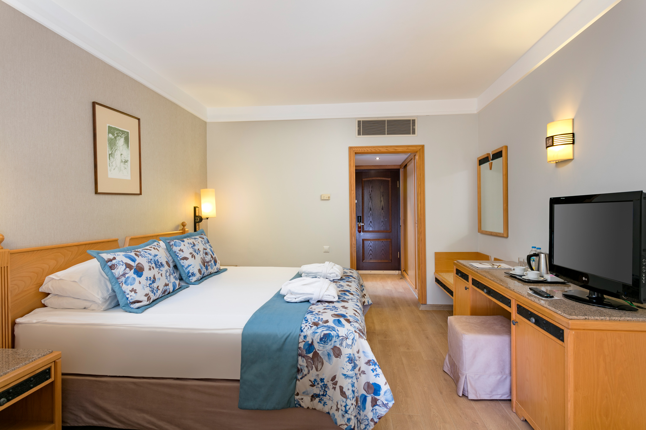 Bungalow Garden View