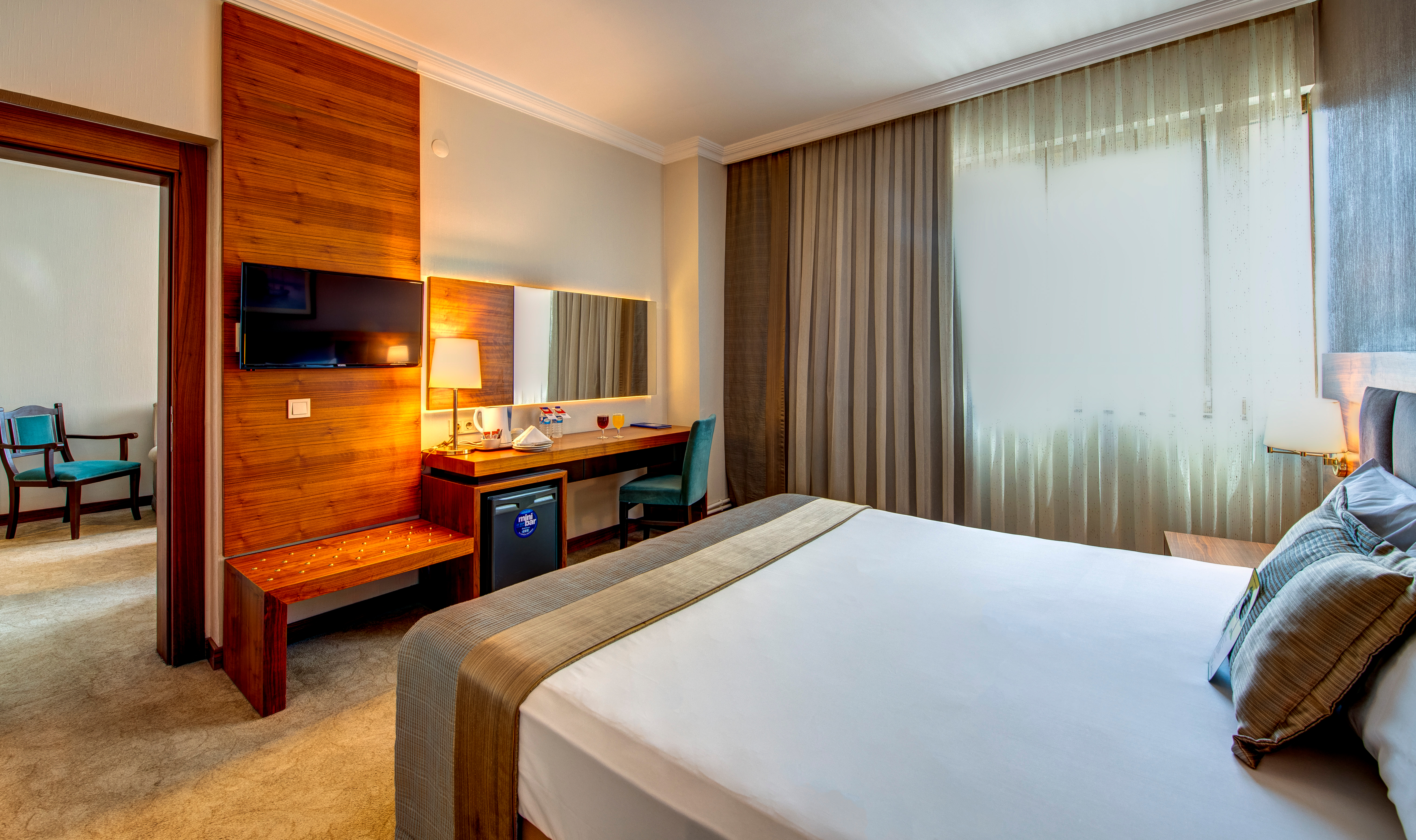 Suite Deluxe King Bed