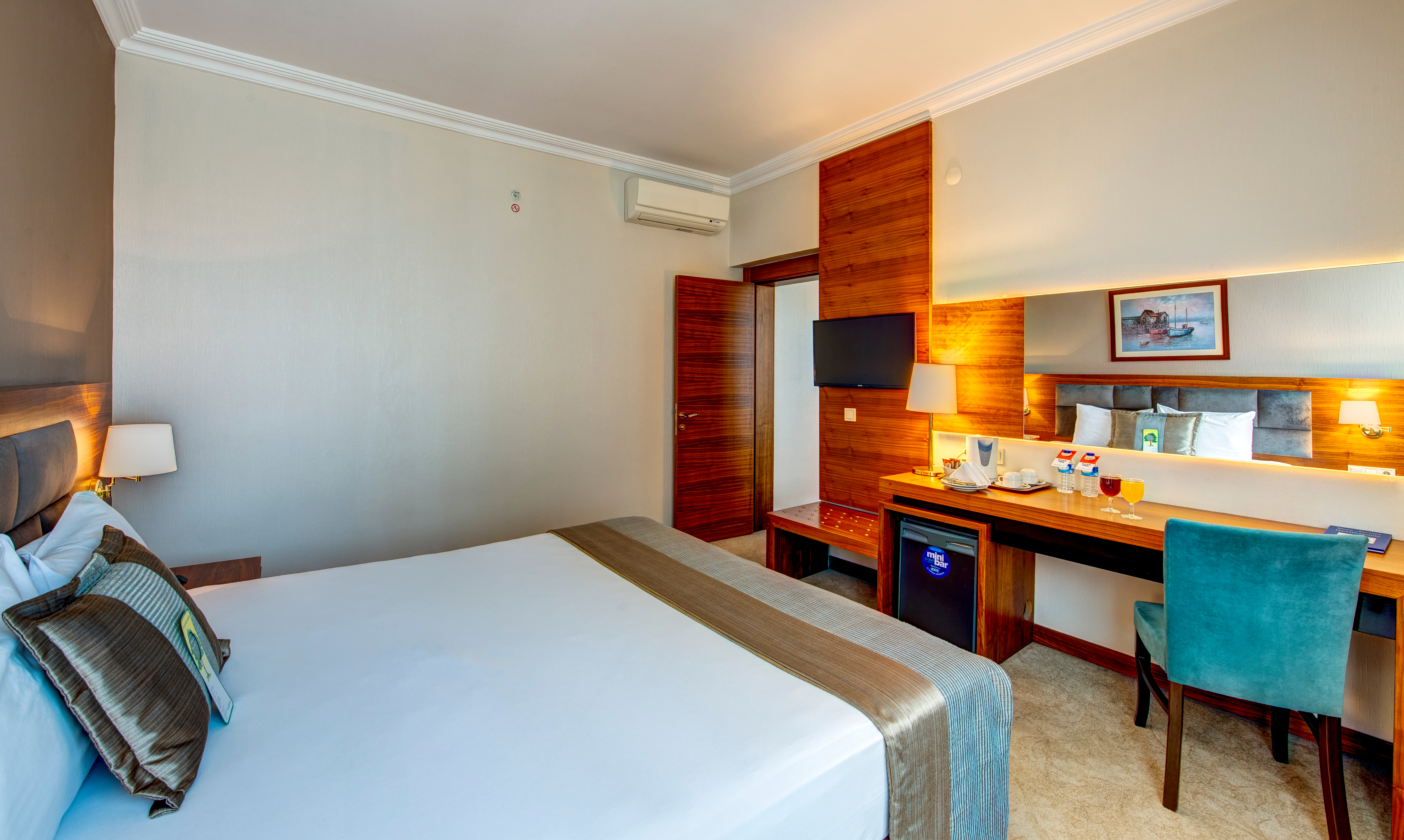 Suite Deluxe Queen Bed