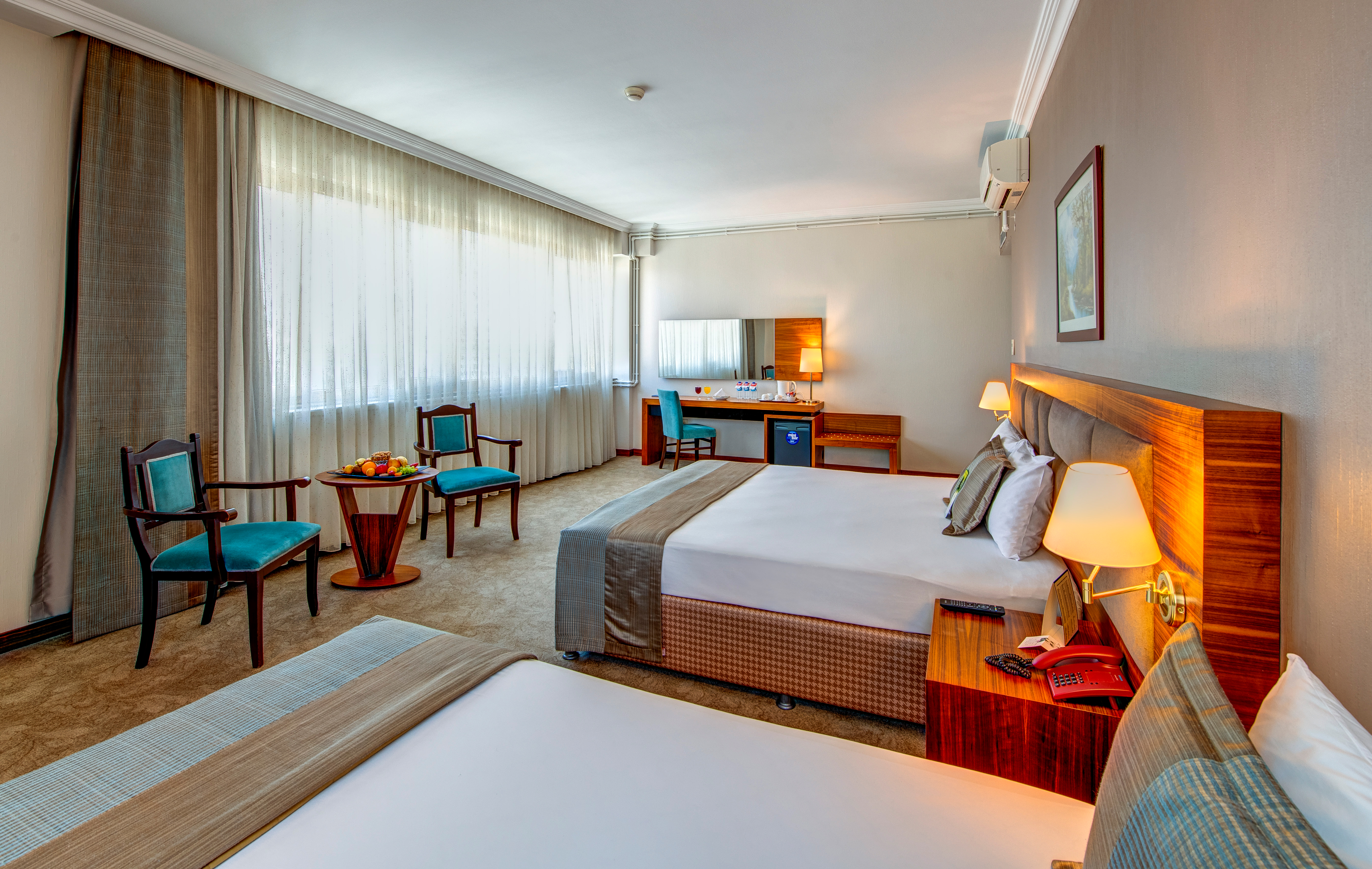 Double Deluxe Two Beds