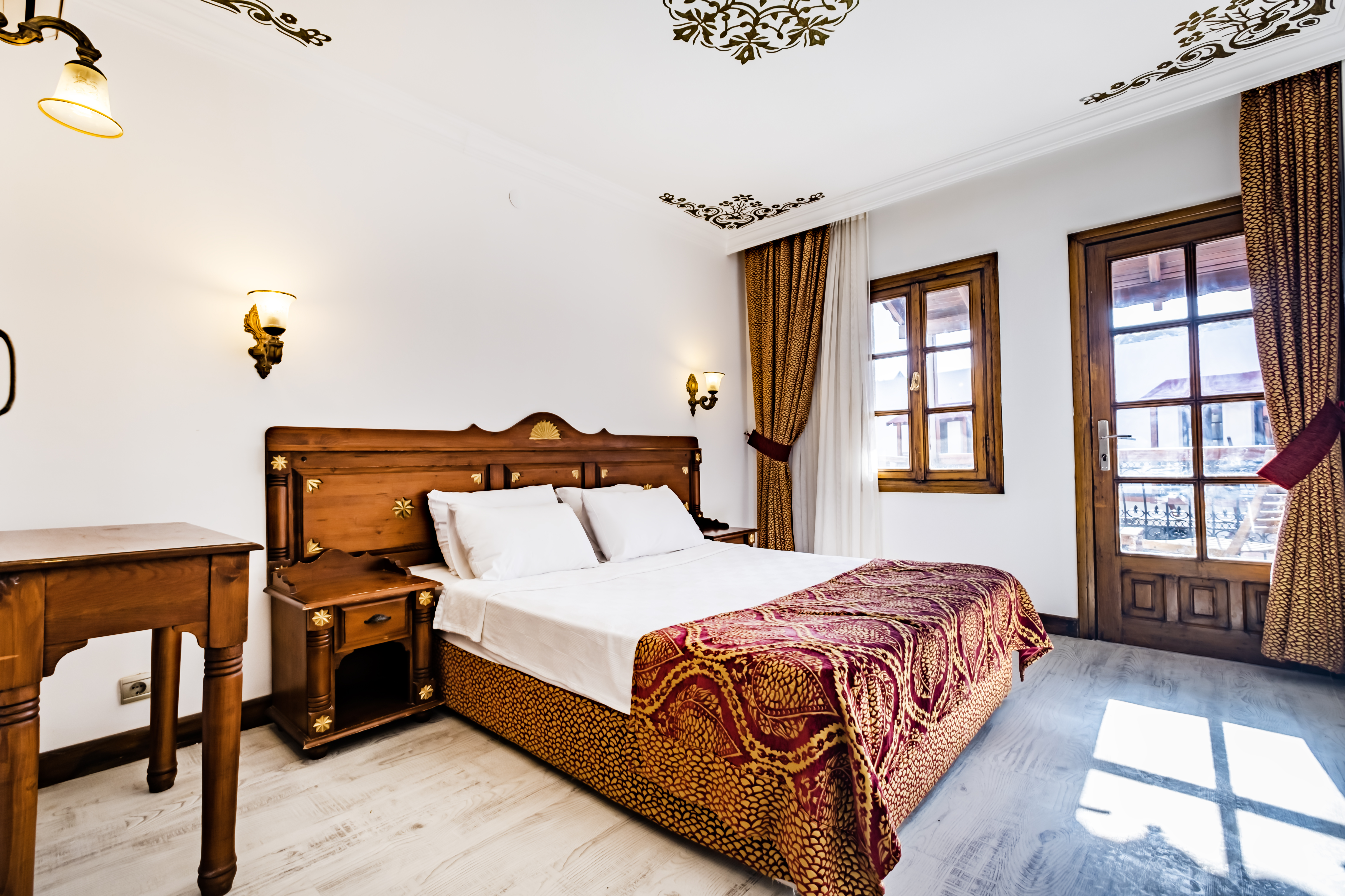 Double or Twin with Double Bed