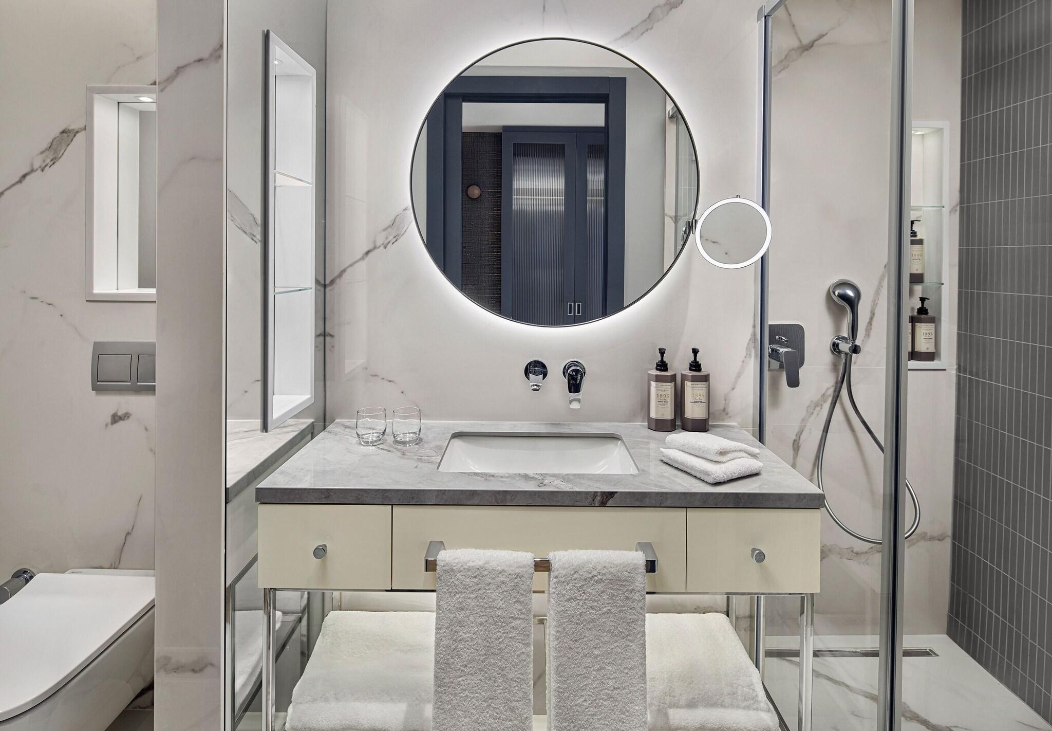 Double Queen Size Bed