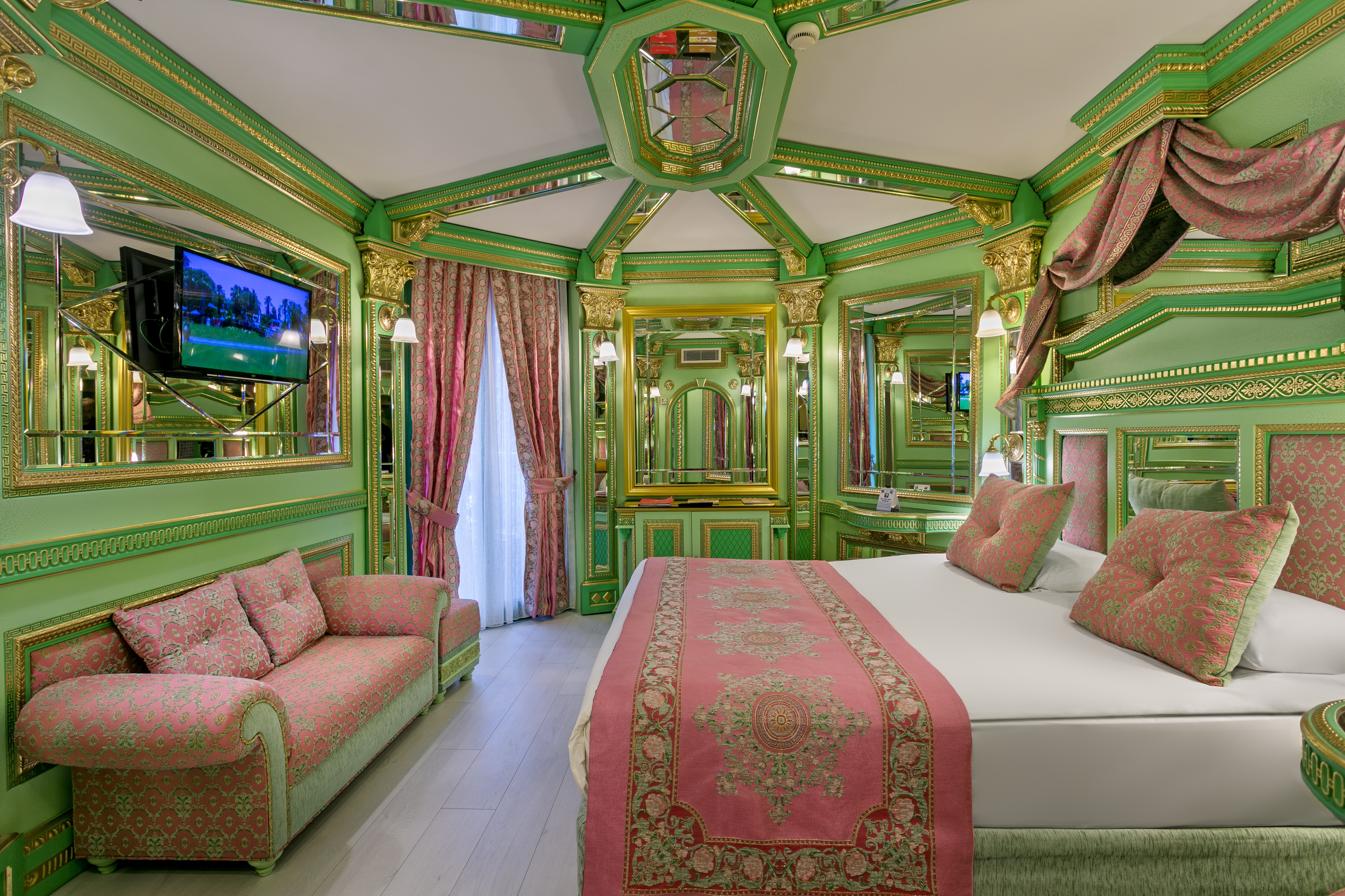 Double Single Club Land View