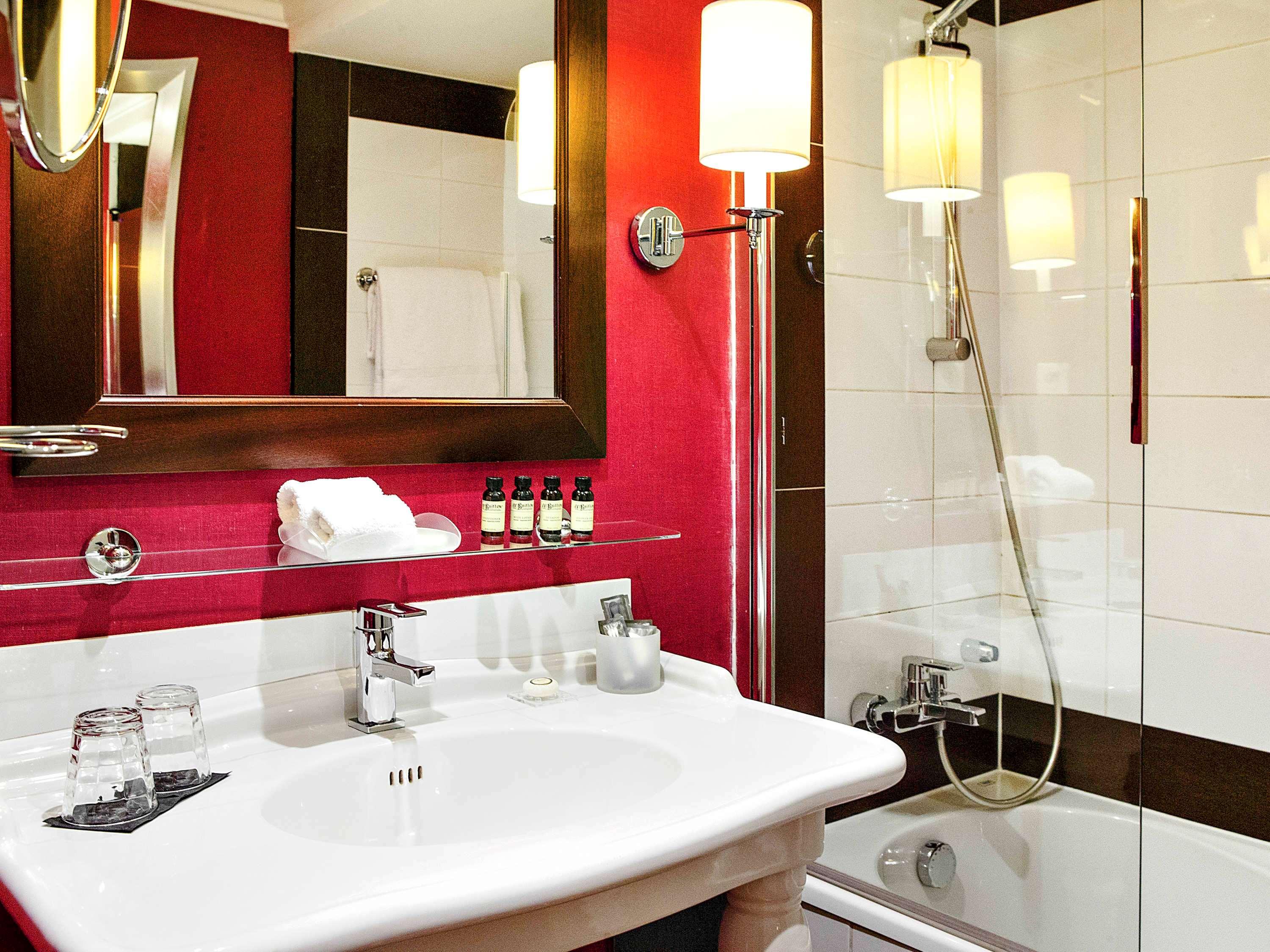 Double Deluxe King Bed