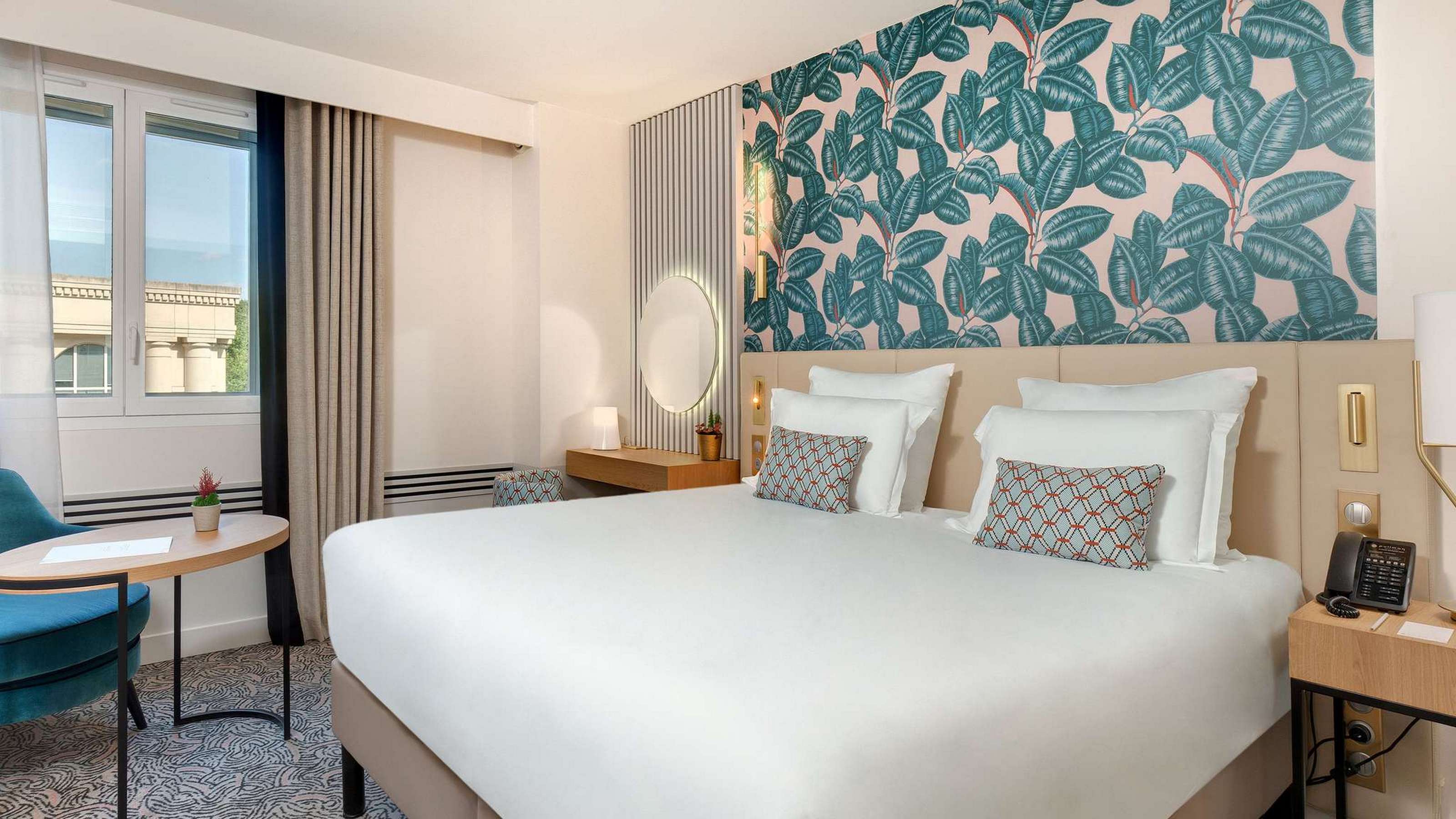 Double Deluxe Queen Bed