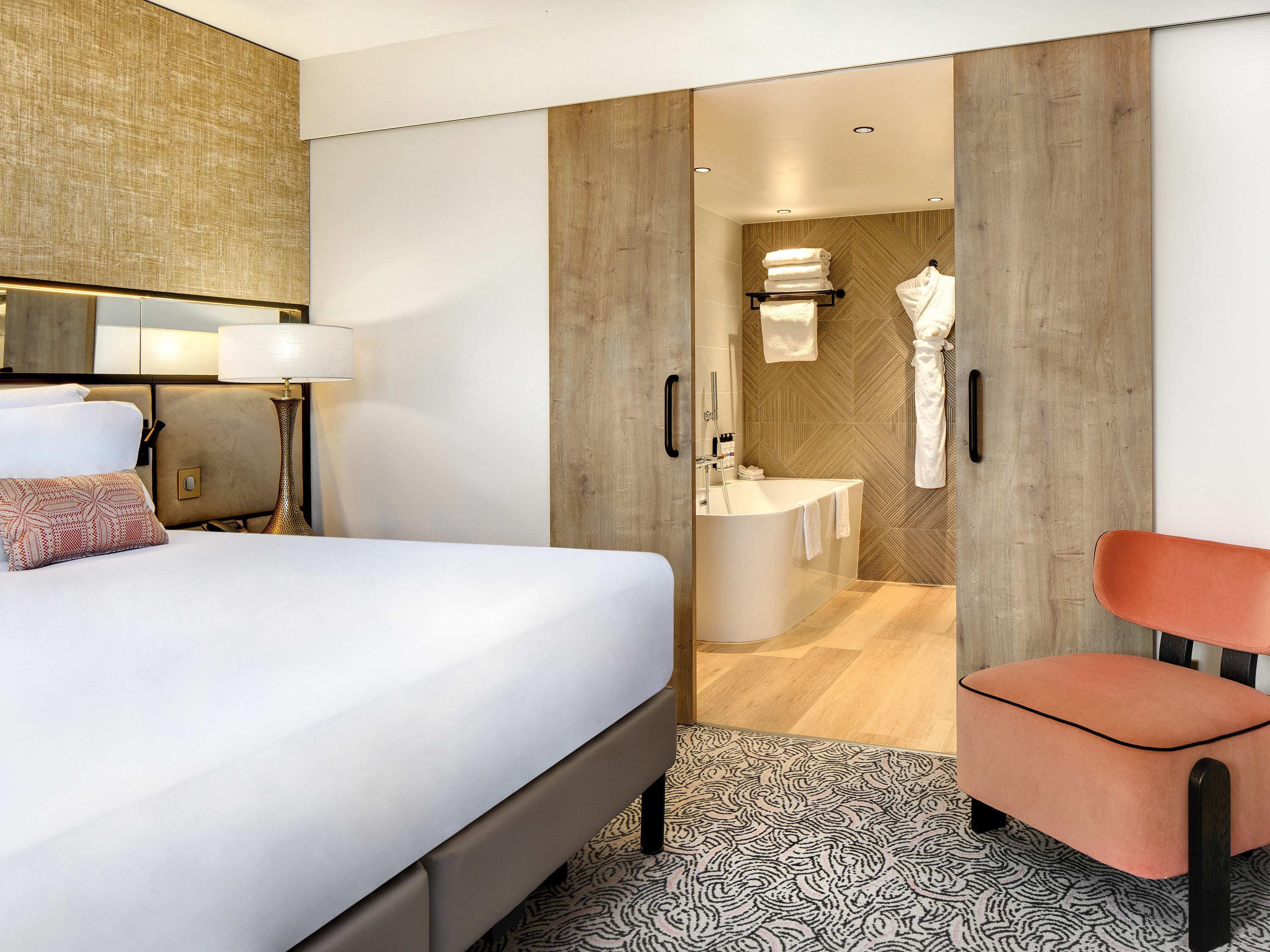 Suite Deluxe King Bed