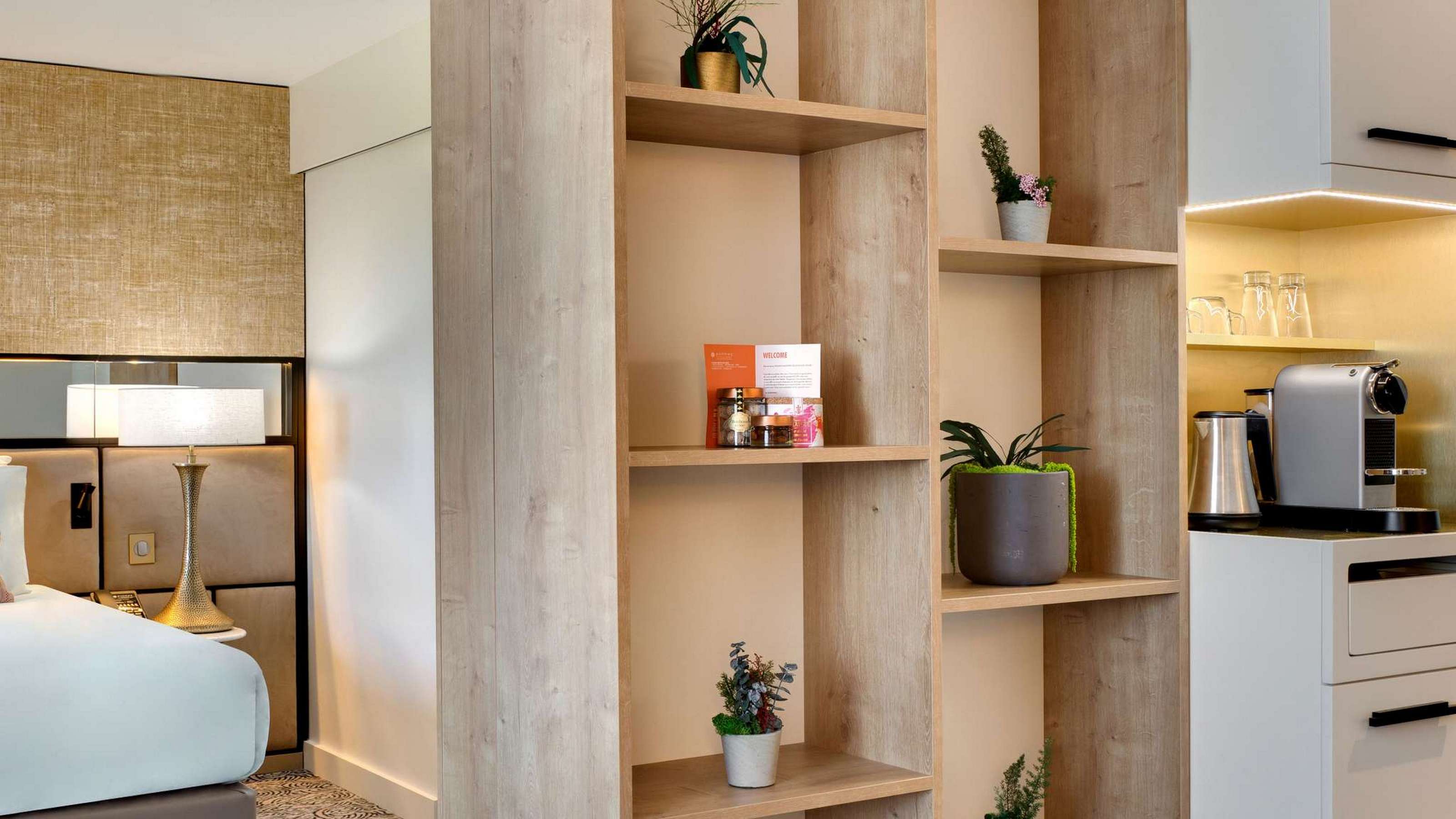 Suite Deluxe King Bed