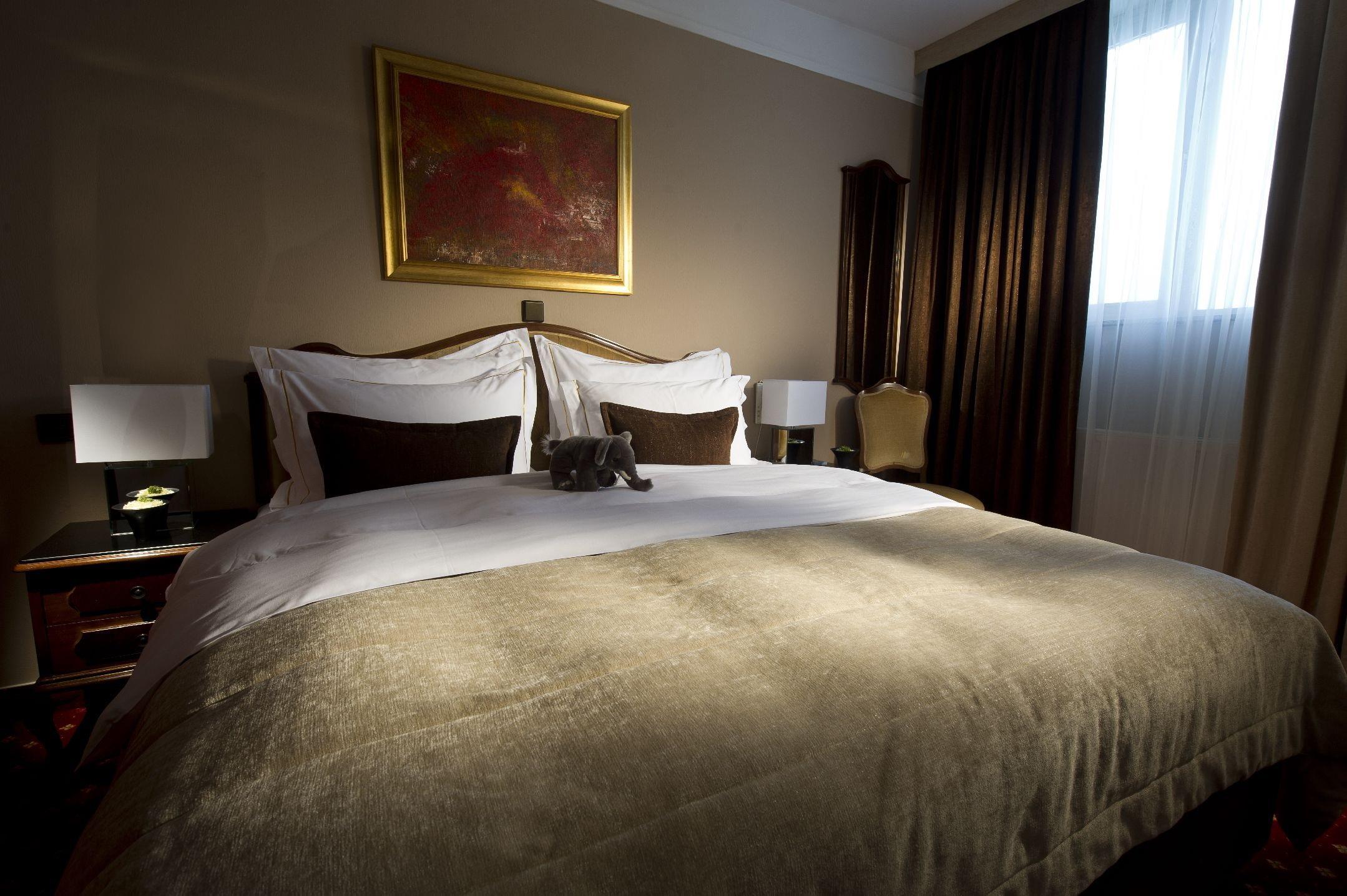 Suite Two King Beds