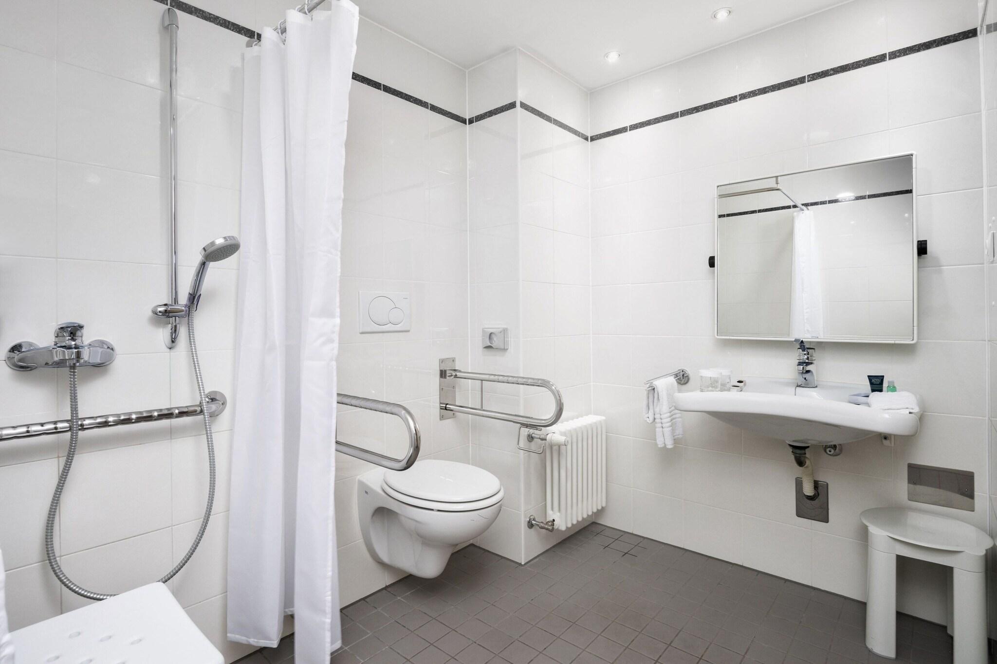 Double Classic Queen Bed