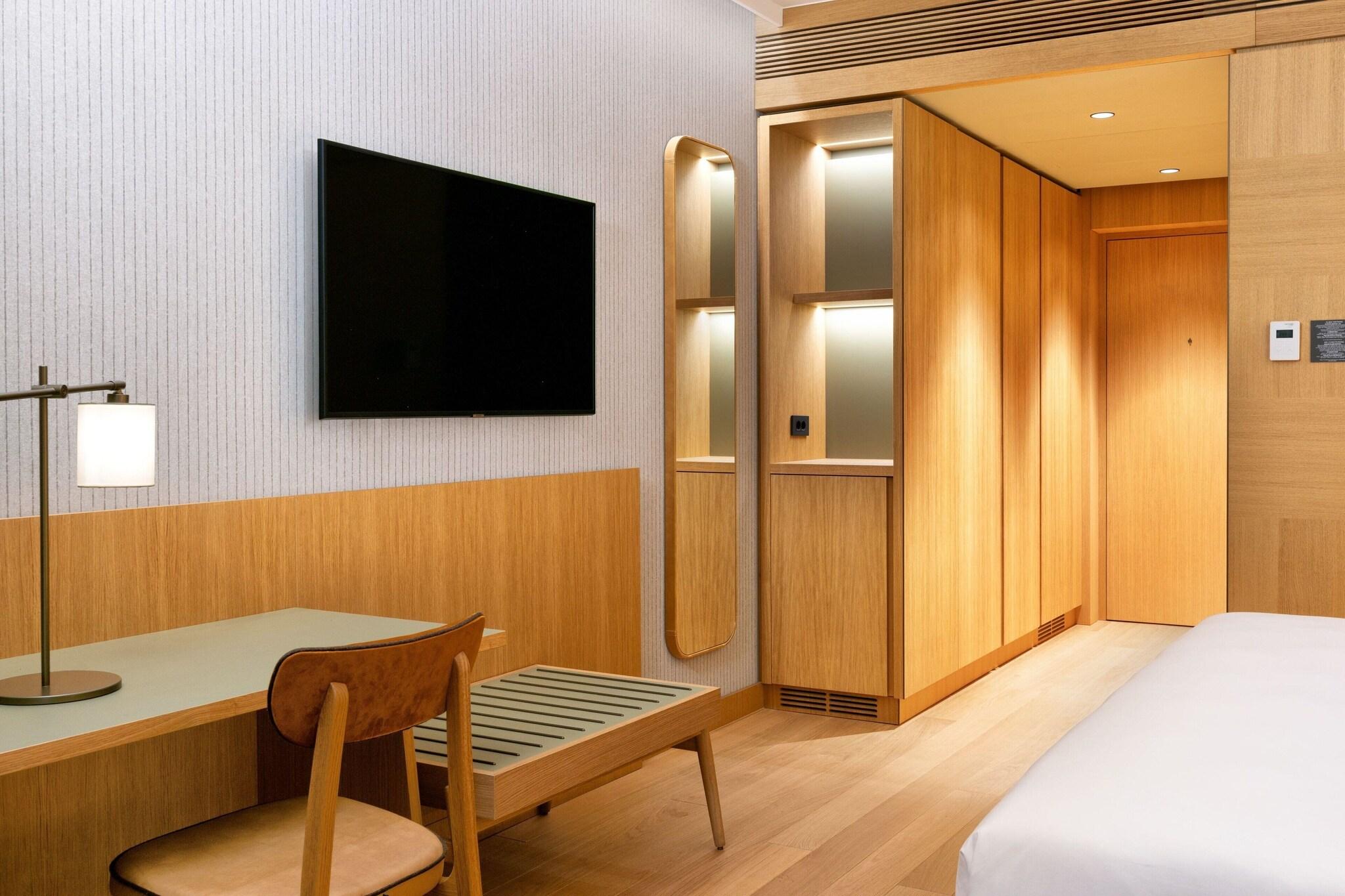 Double Superior King Bed