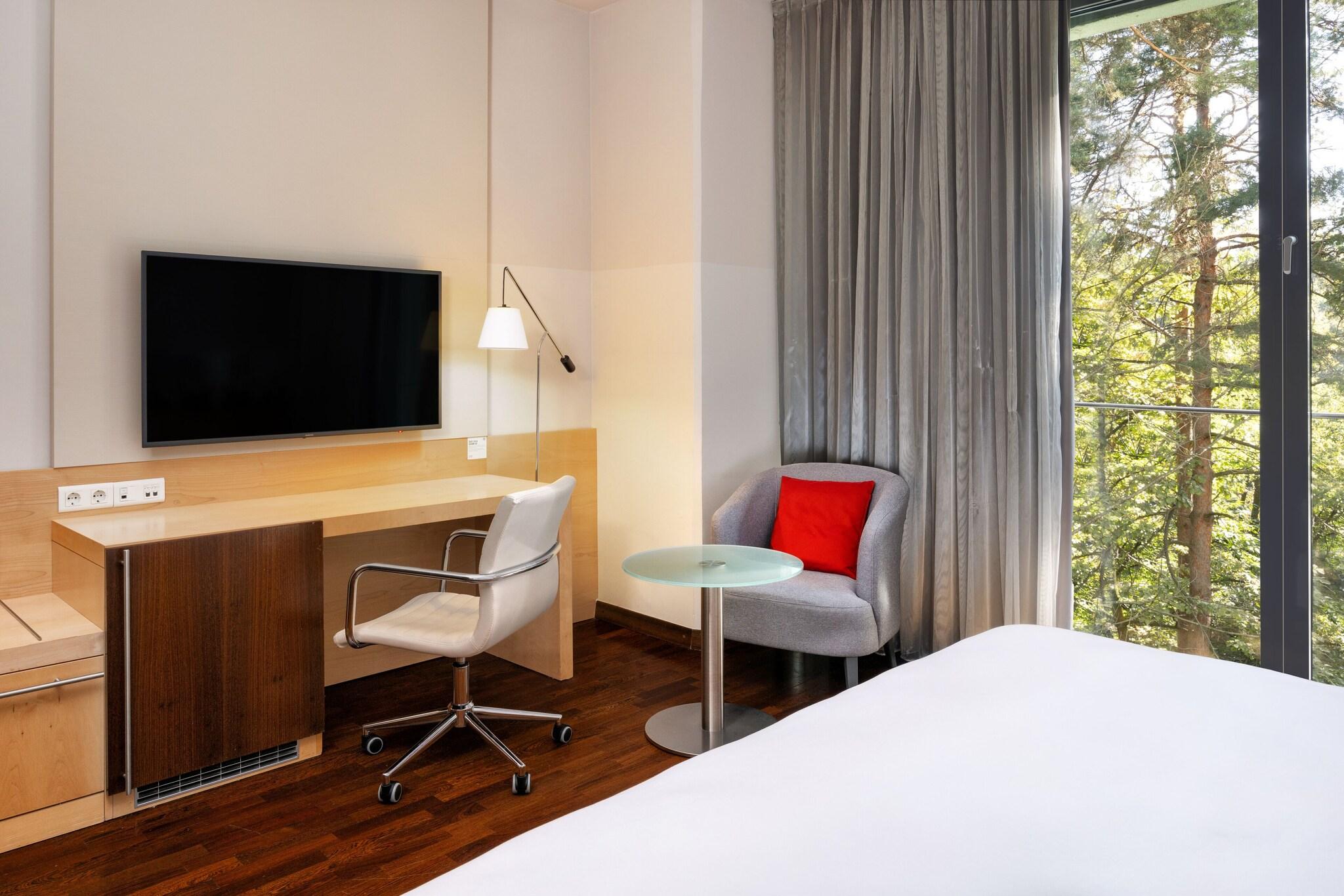 Double Deluxe Queen Bed