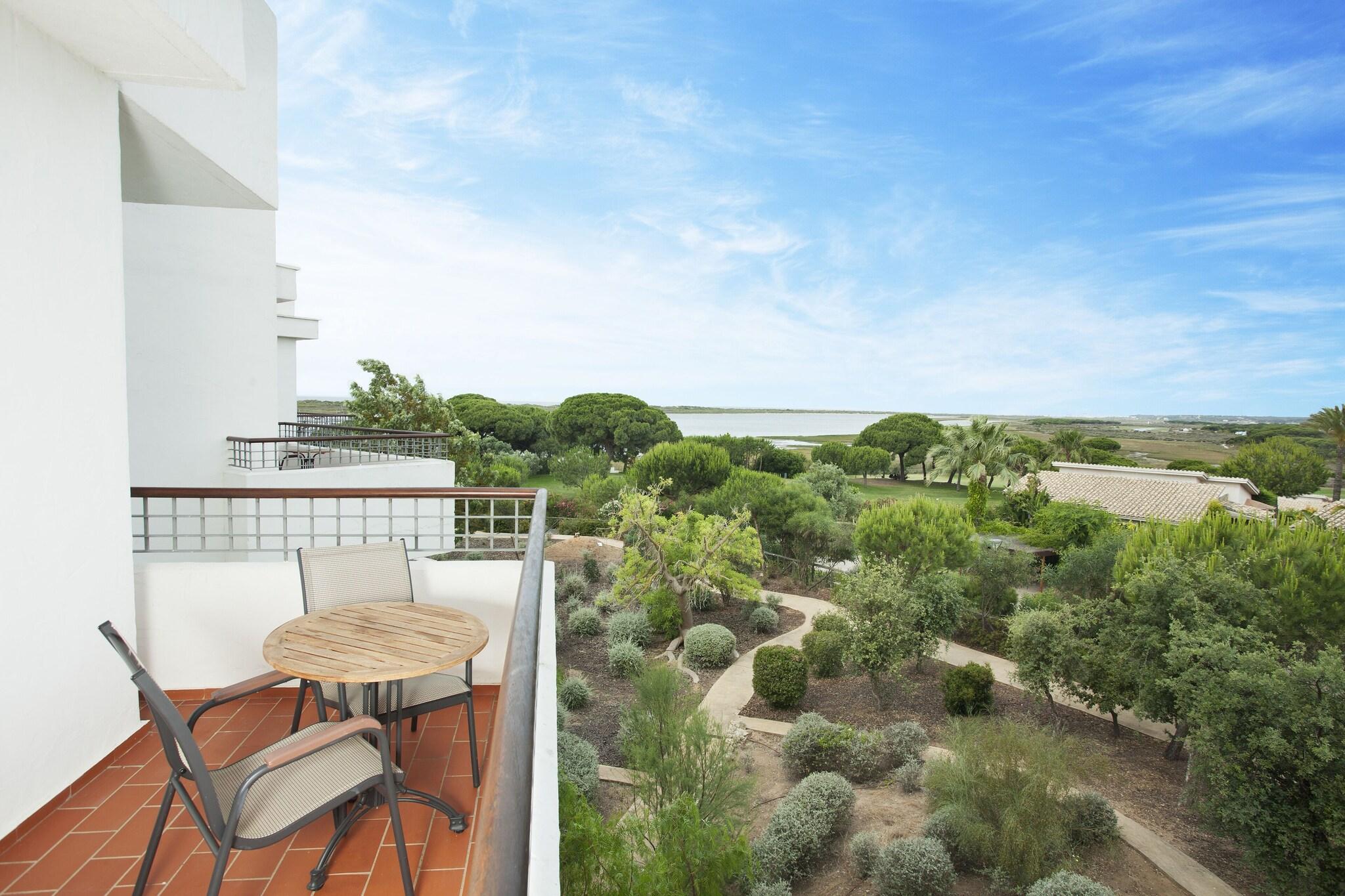 Twin Partial Sea View