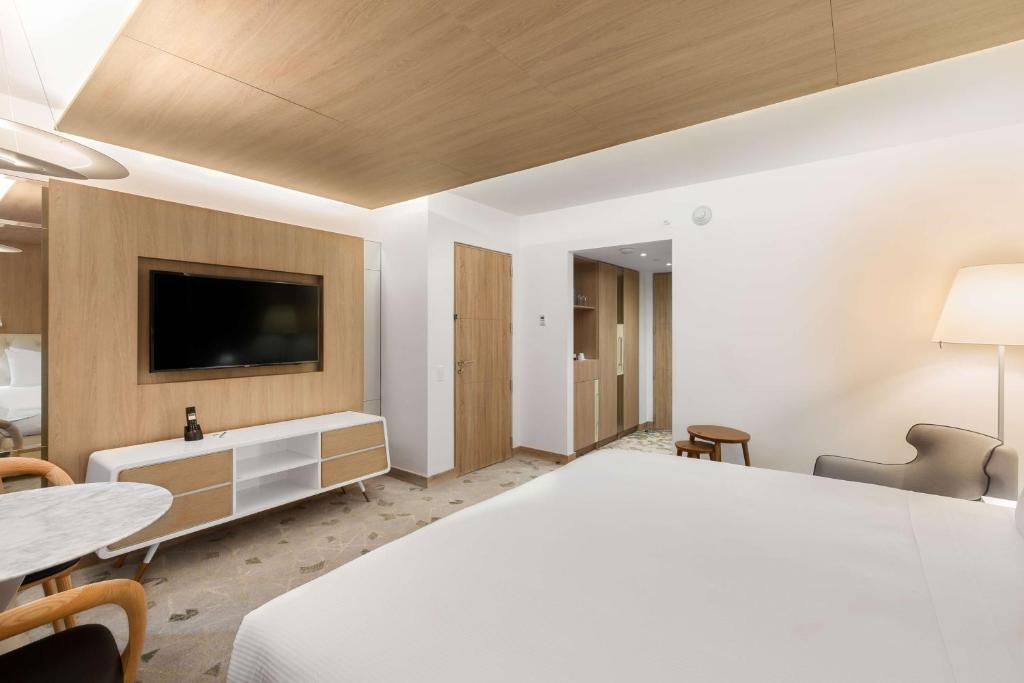 Double King Size Bed