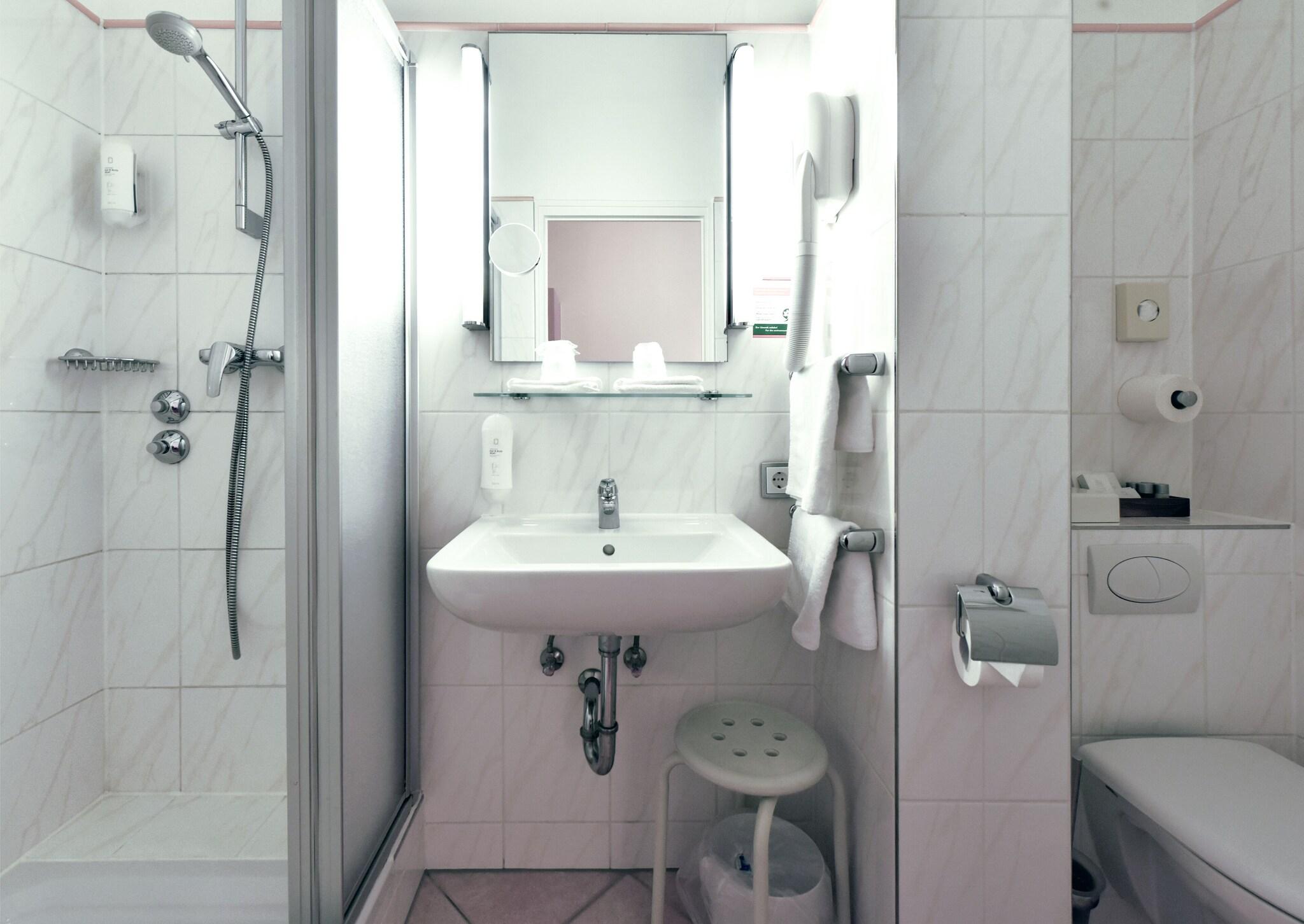 Double Classic Queen Bed