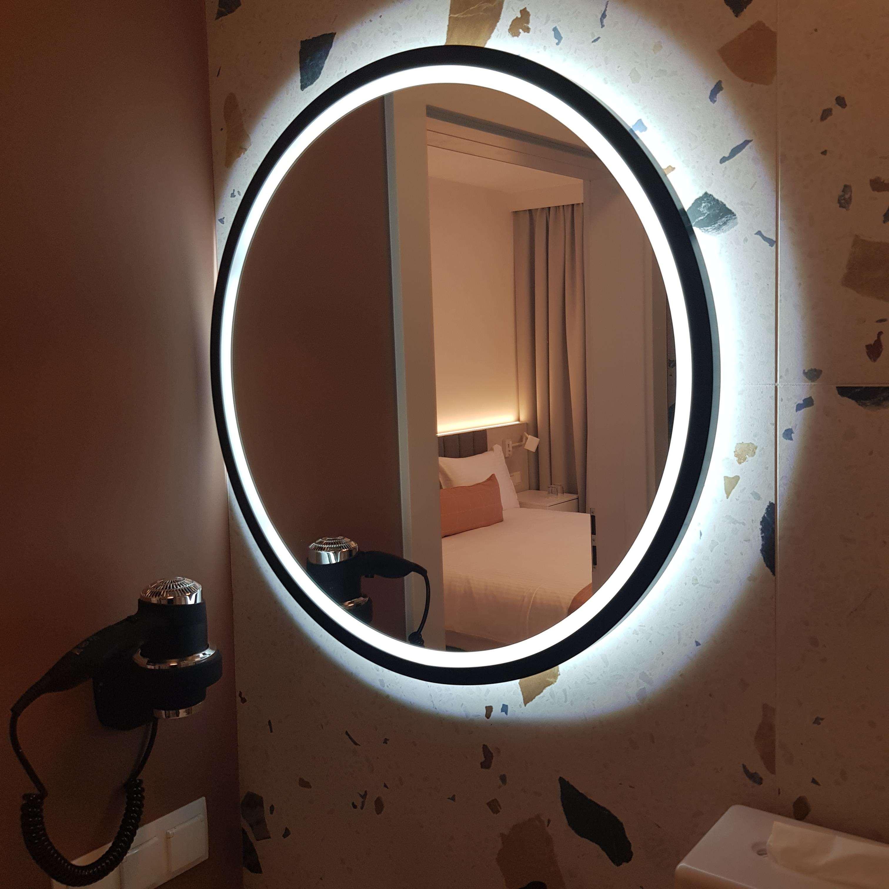 Studio King Size Bed