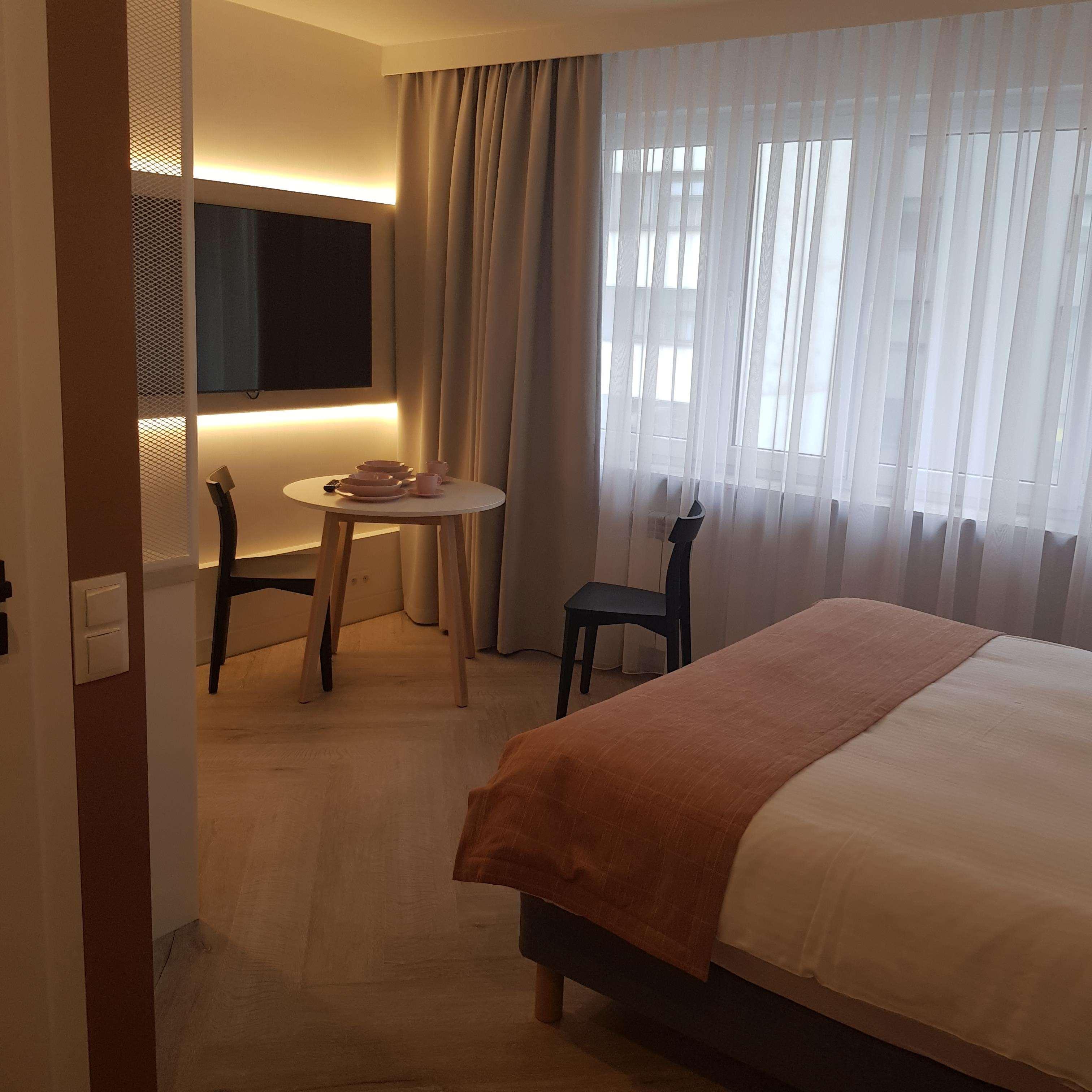 Studio King Size Bed