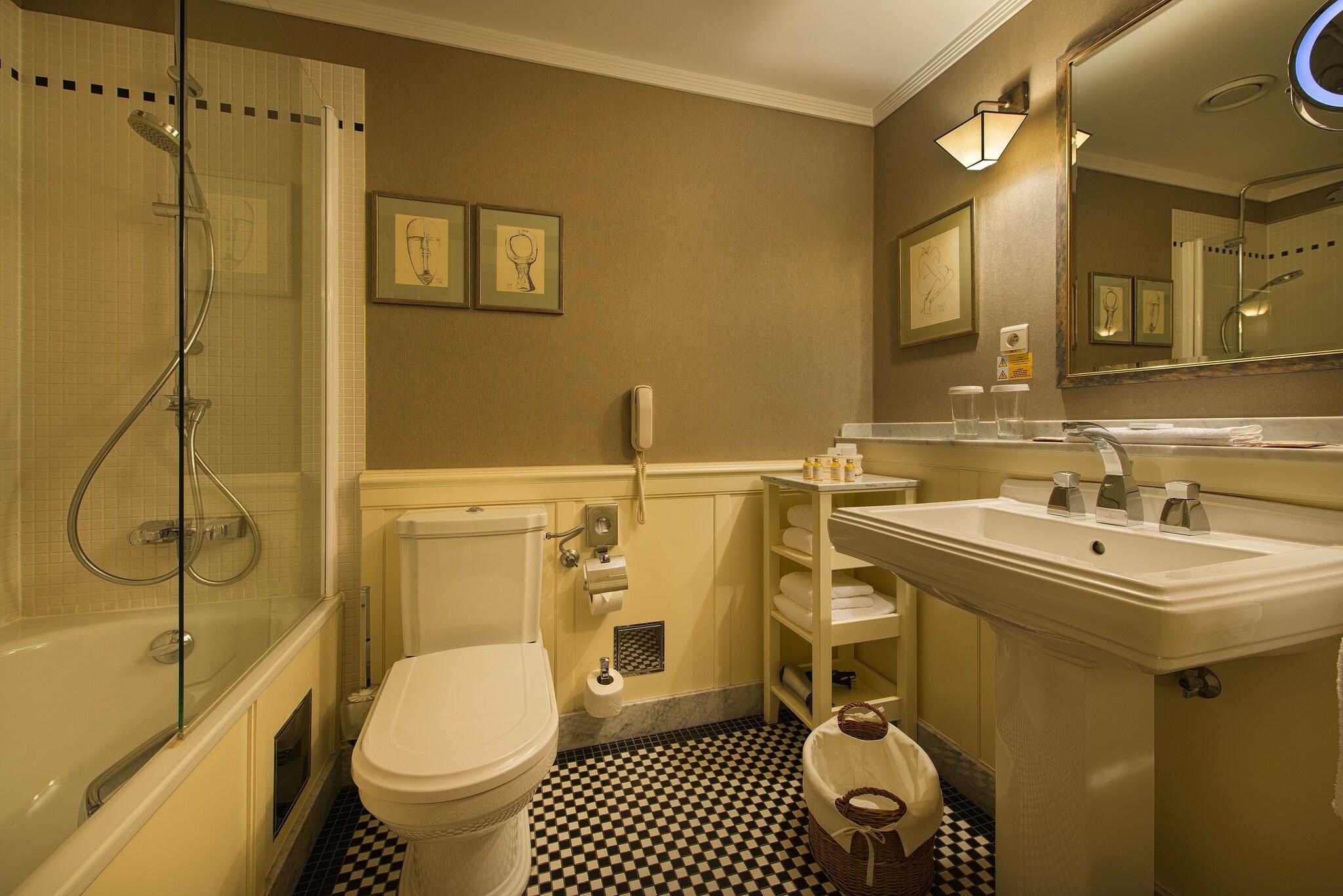 Double Premium Queen Bed