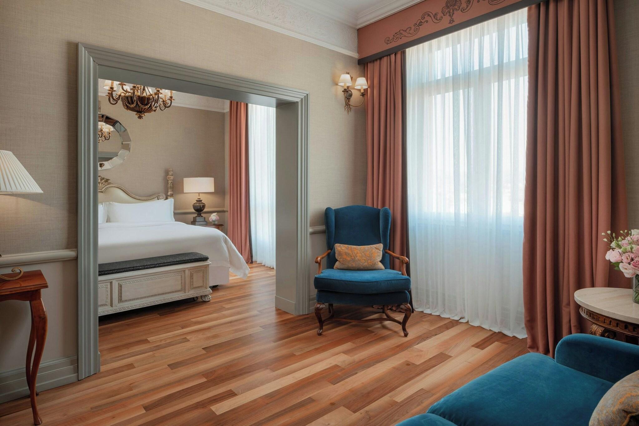 Junior Suite King Size Bed